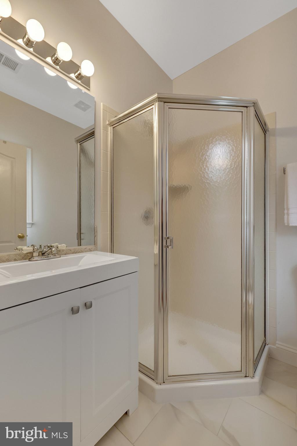 BELMONT COUNTRY CLUB - Residential