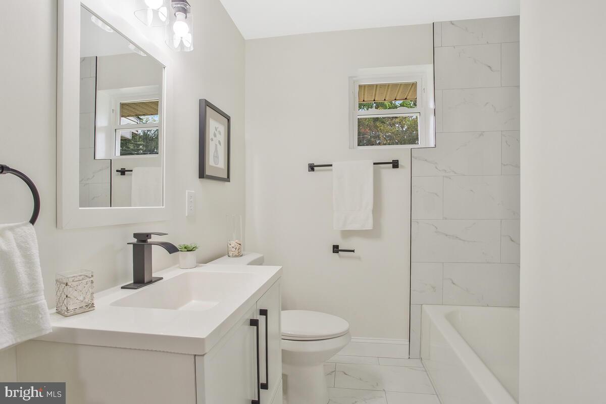 ARUNDEL VIEW - Residential