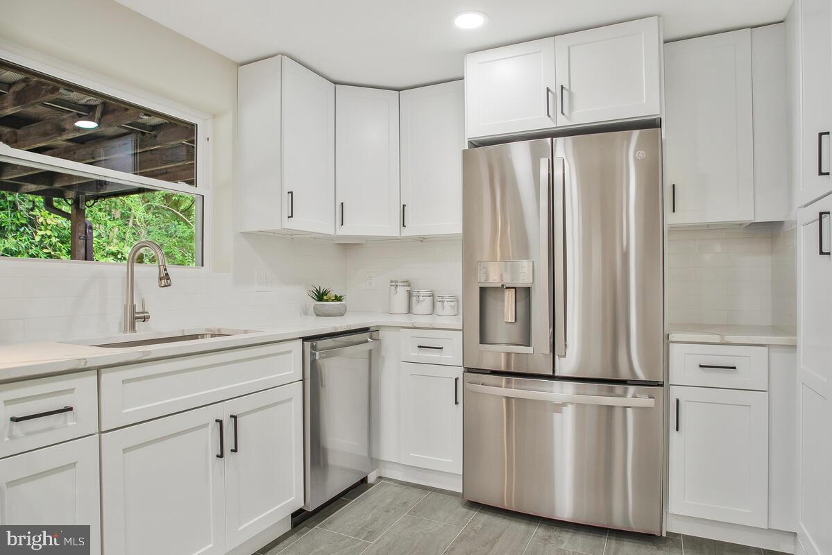 ARUNDEL VIEW - Residential