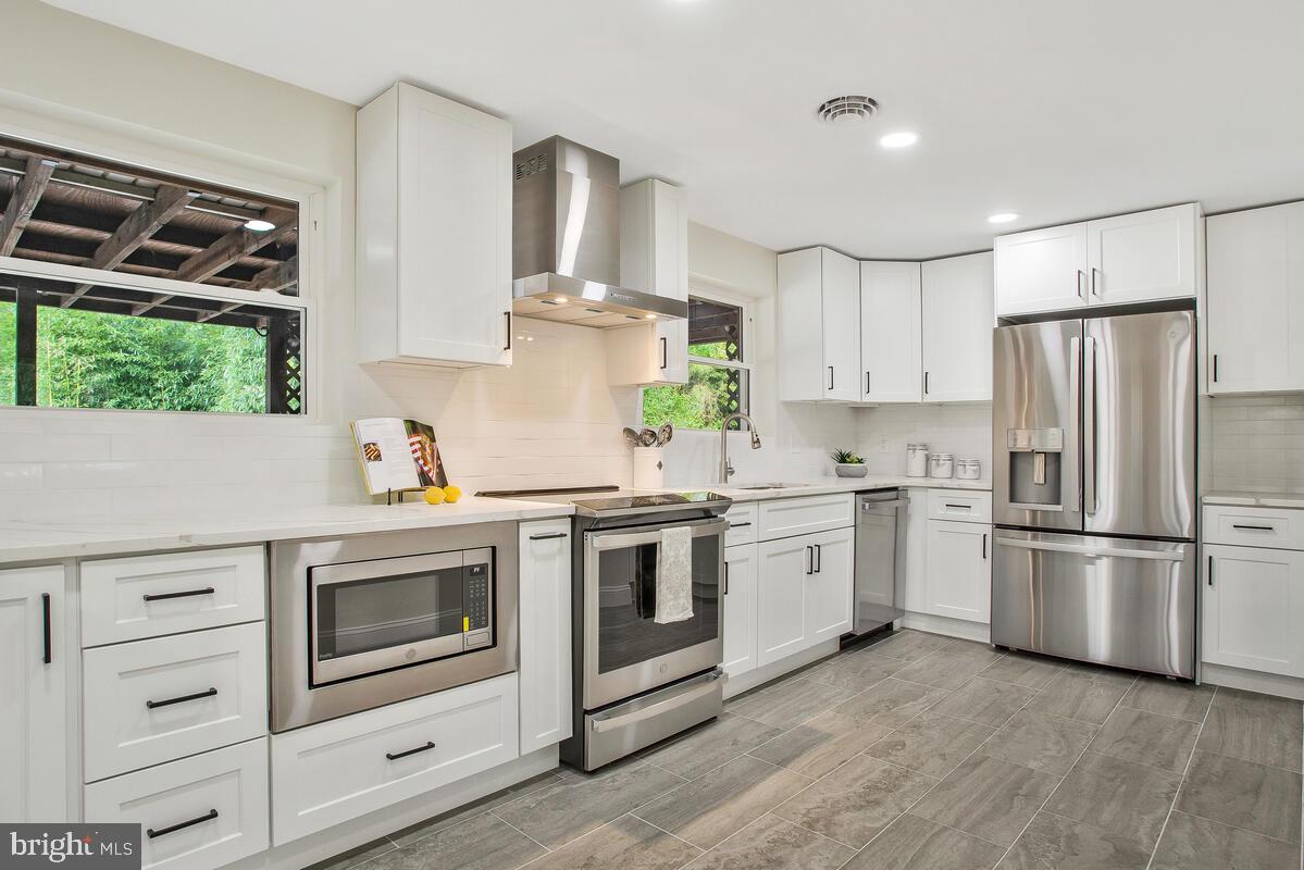 ARUNDEL VIEW - Residential