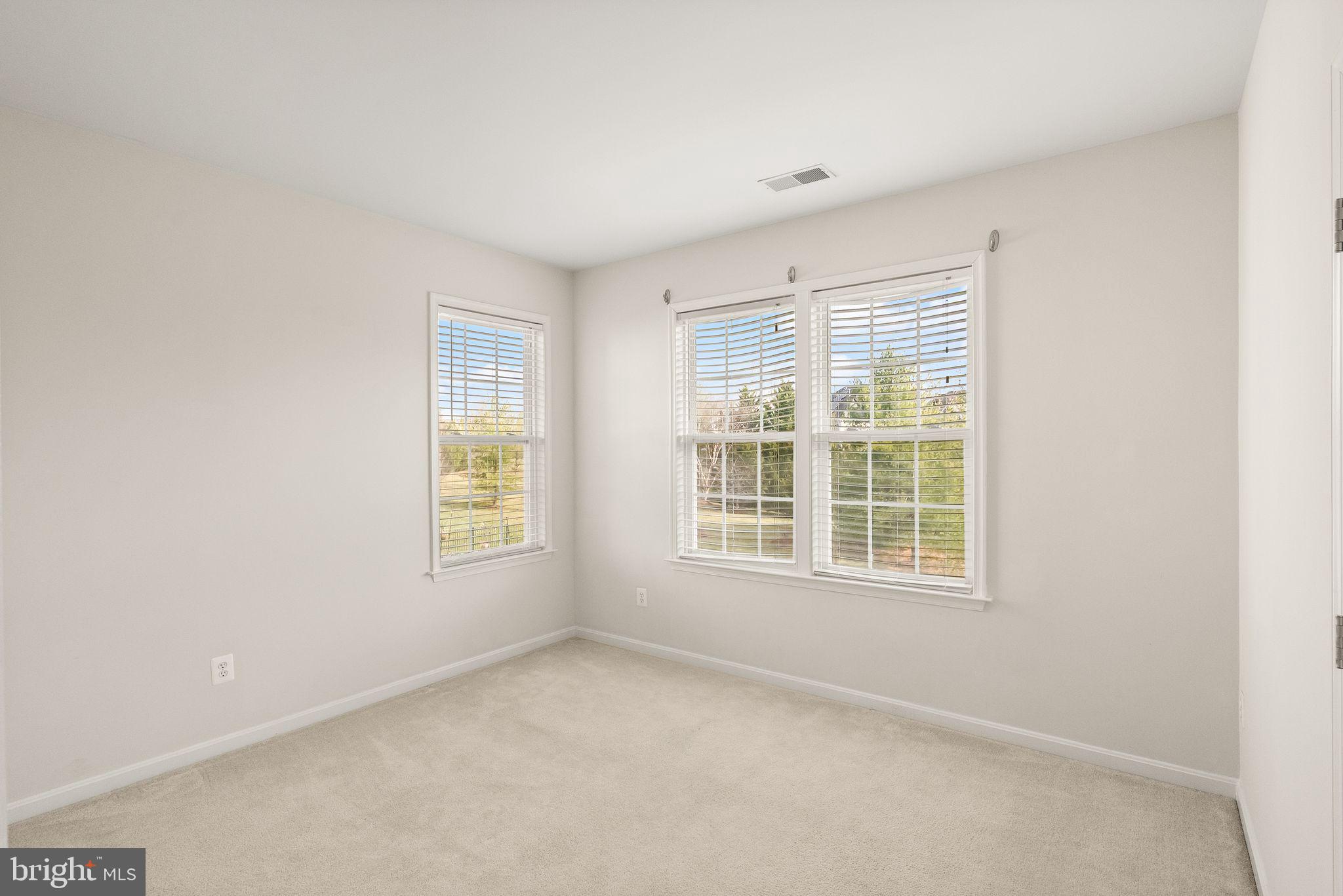 LANSDOWNE ON THE POTOMAC - Residential