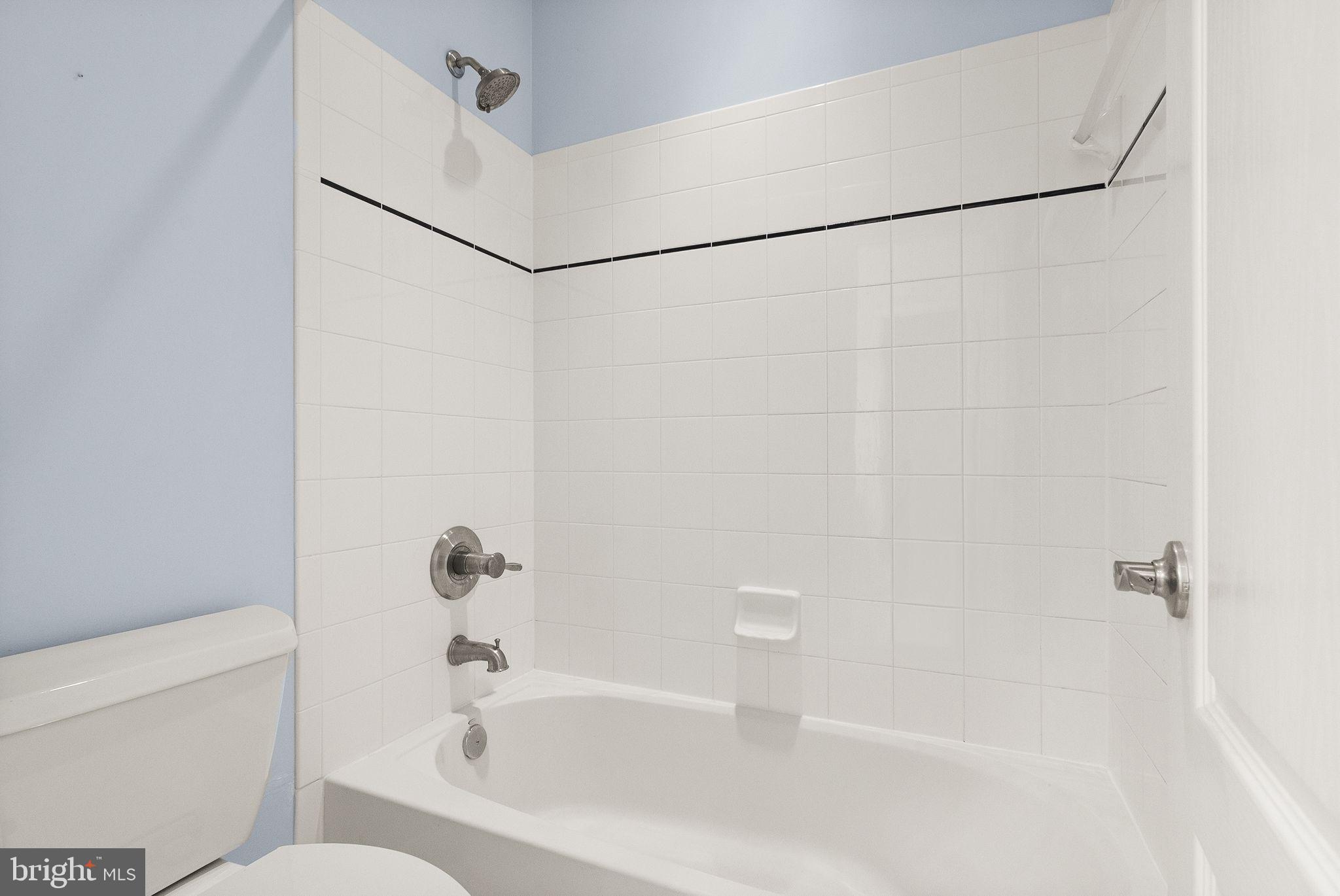 LANSDOWNE ON THE POTOMAC - Residential