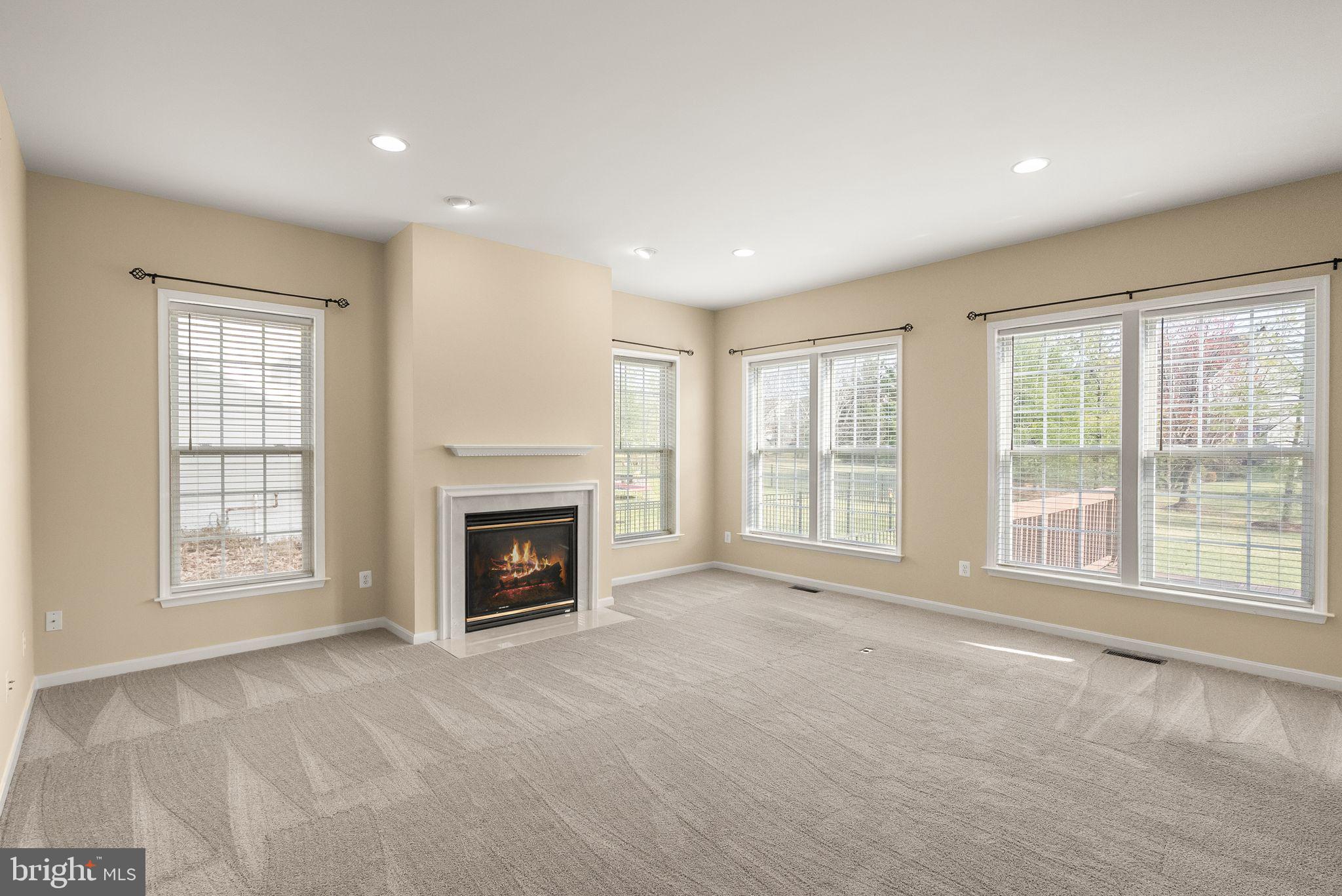 LANSDOWNE ON THE POTOMAC - Residential