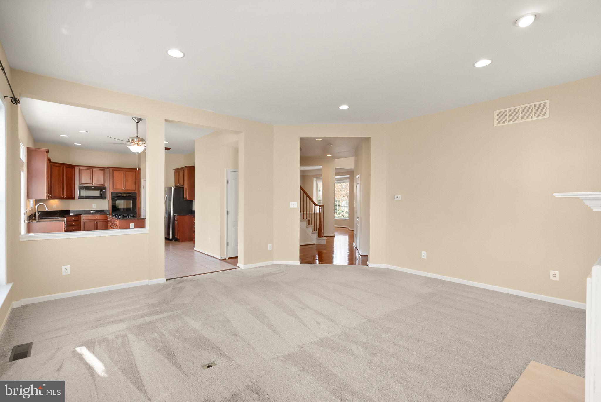 LANSDOWNE ON THE POTOMAC - Residential