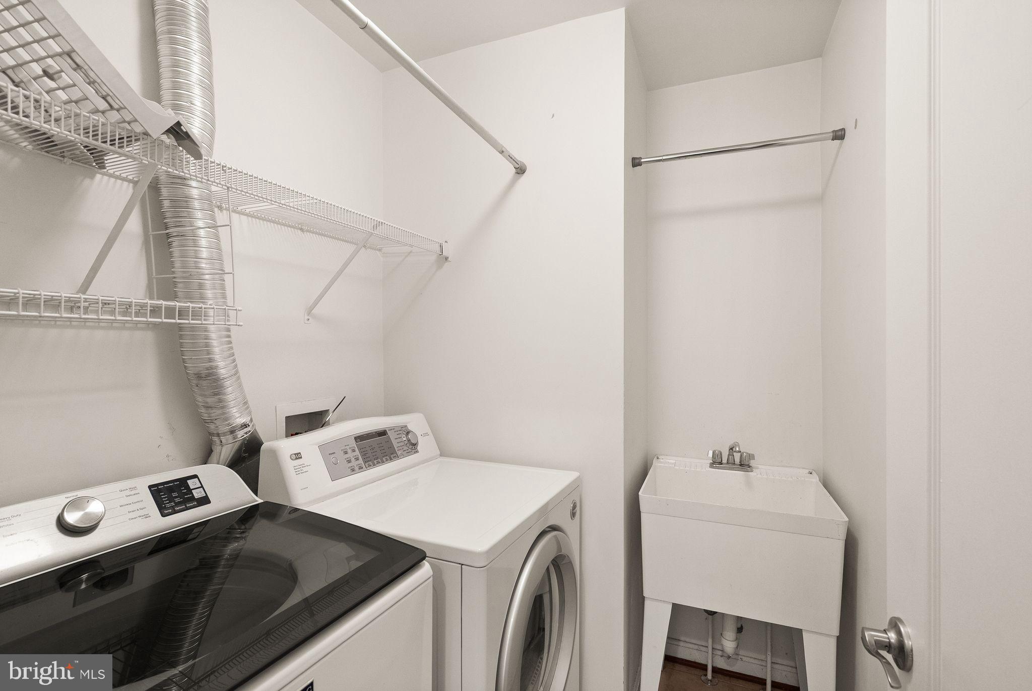 LANSDOWNE ON THE POTOMAC - Residential