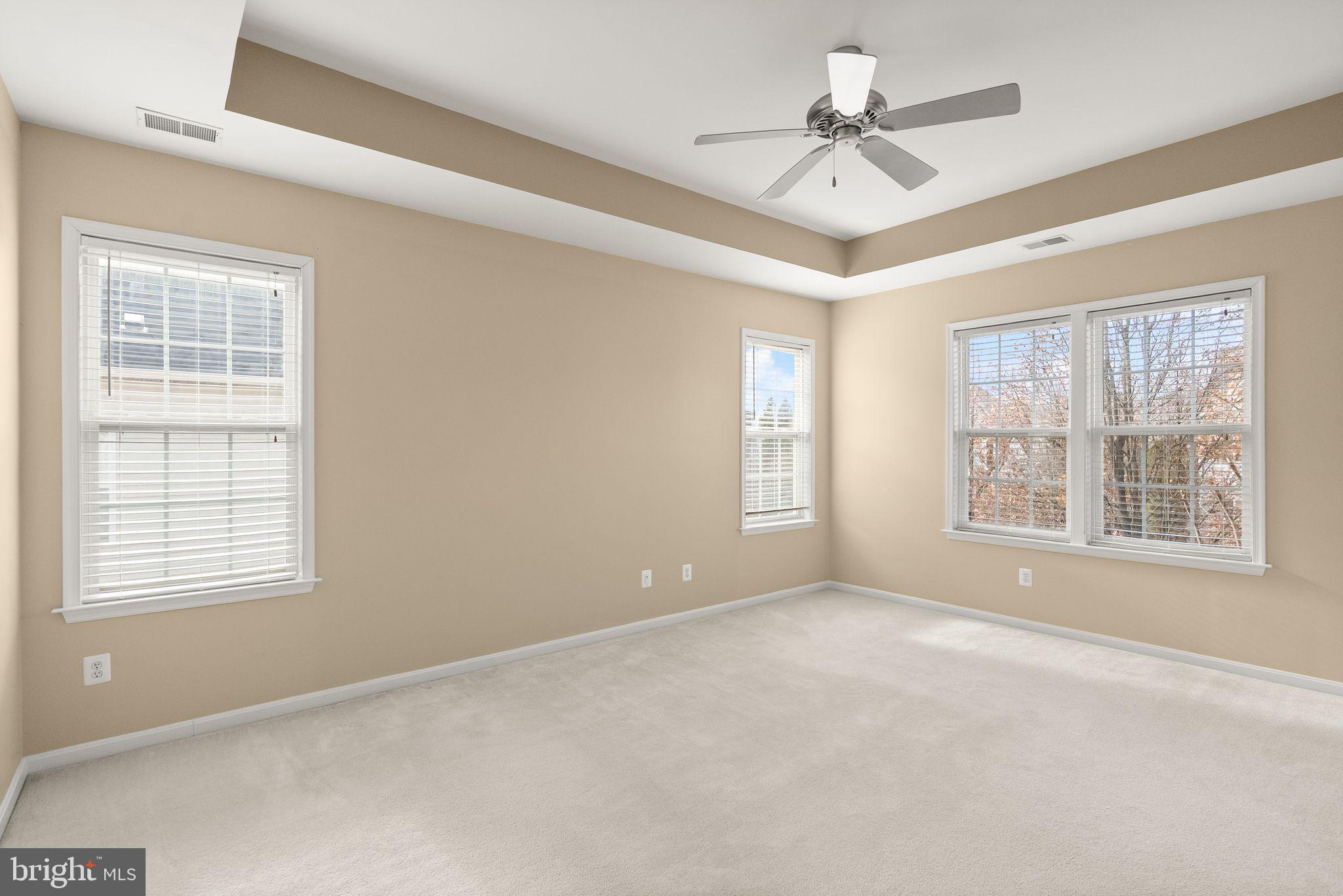 LANSDOWNE ON THE POTOMAC - Residential