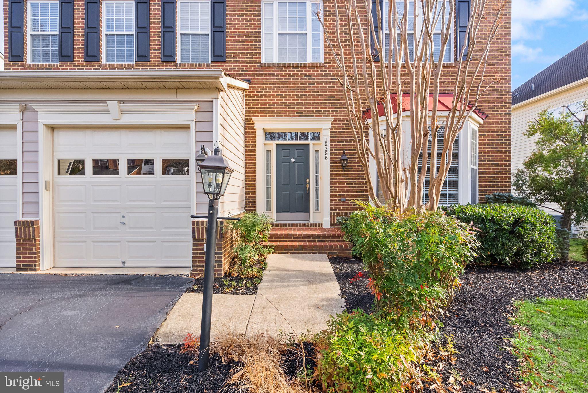 LANSDOWNE ON THE POTOMAC - Residential