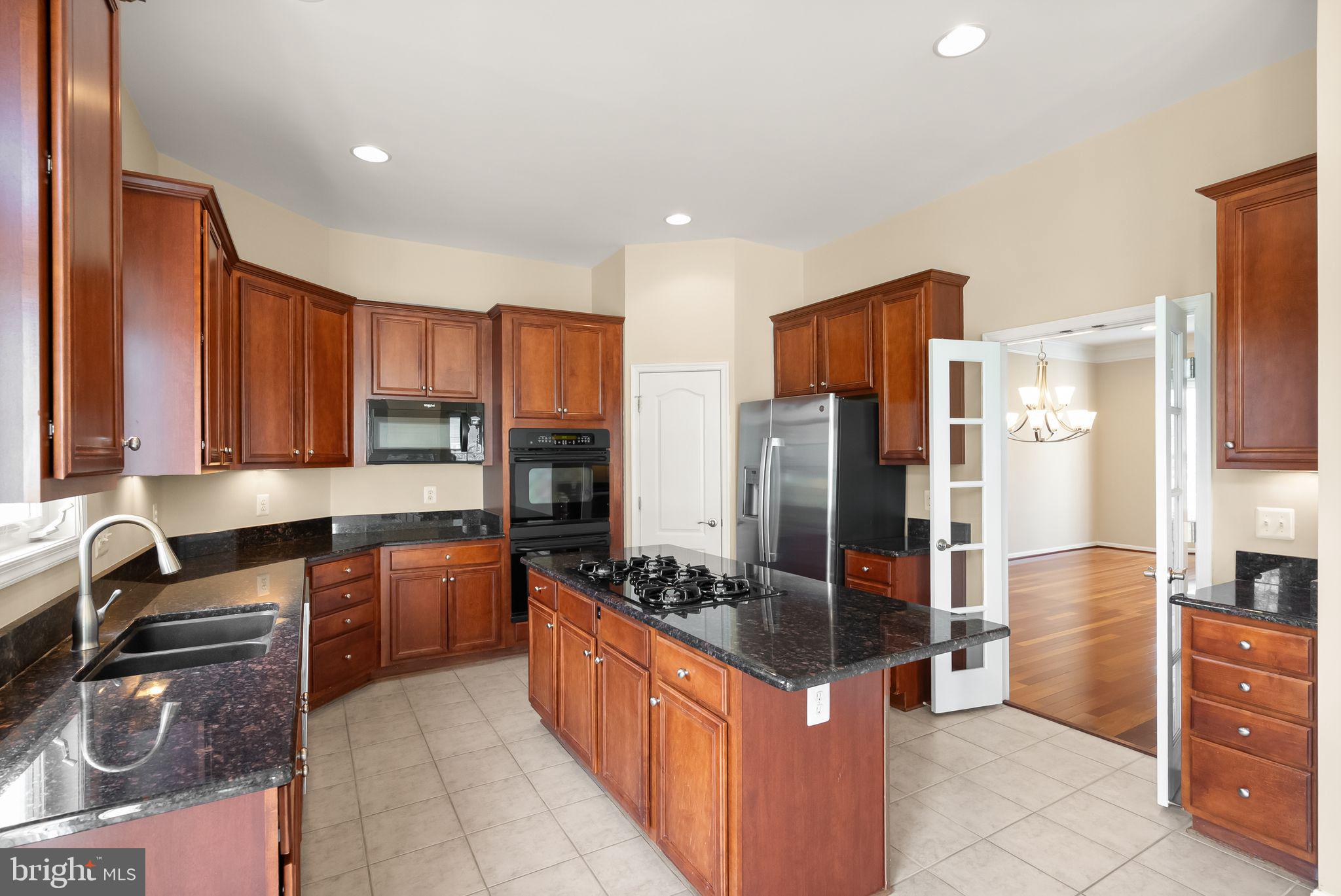 LANSDOWNE ON THE POTOMAC - Residential