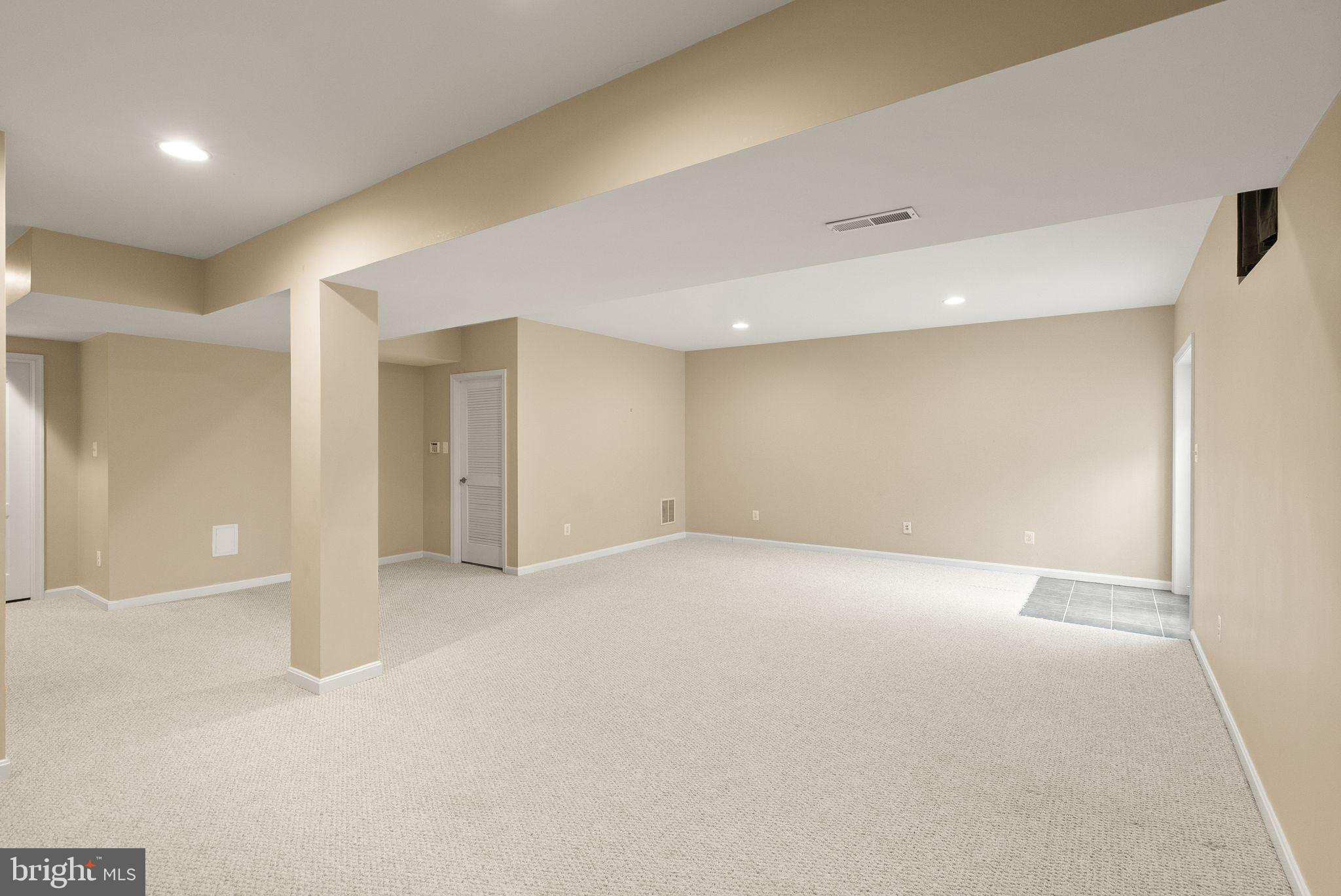 LANSDOWNE ON THE POTOMAC - Residential