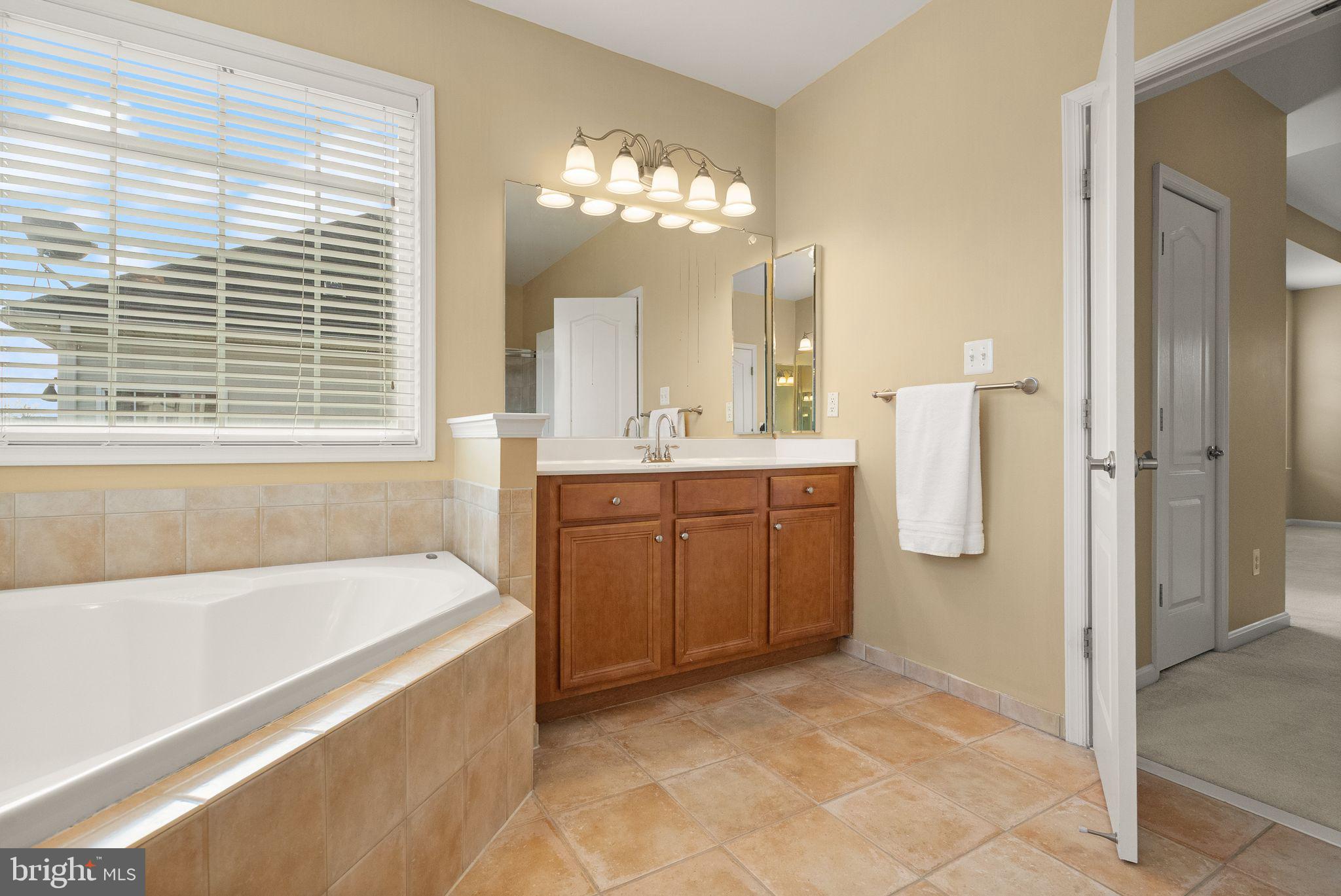 LANSDOWNE ON THE POTOMAC - Residential