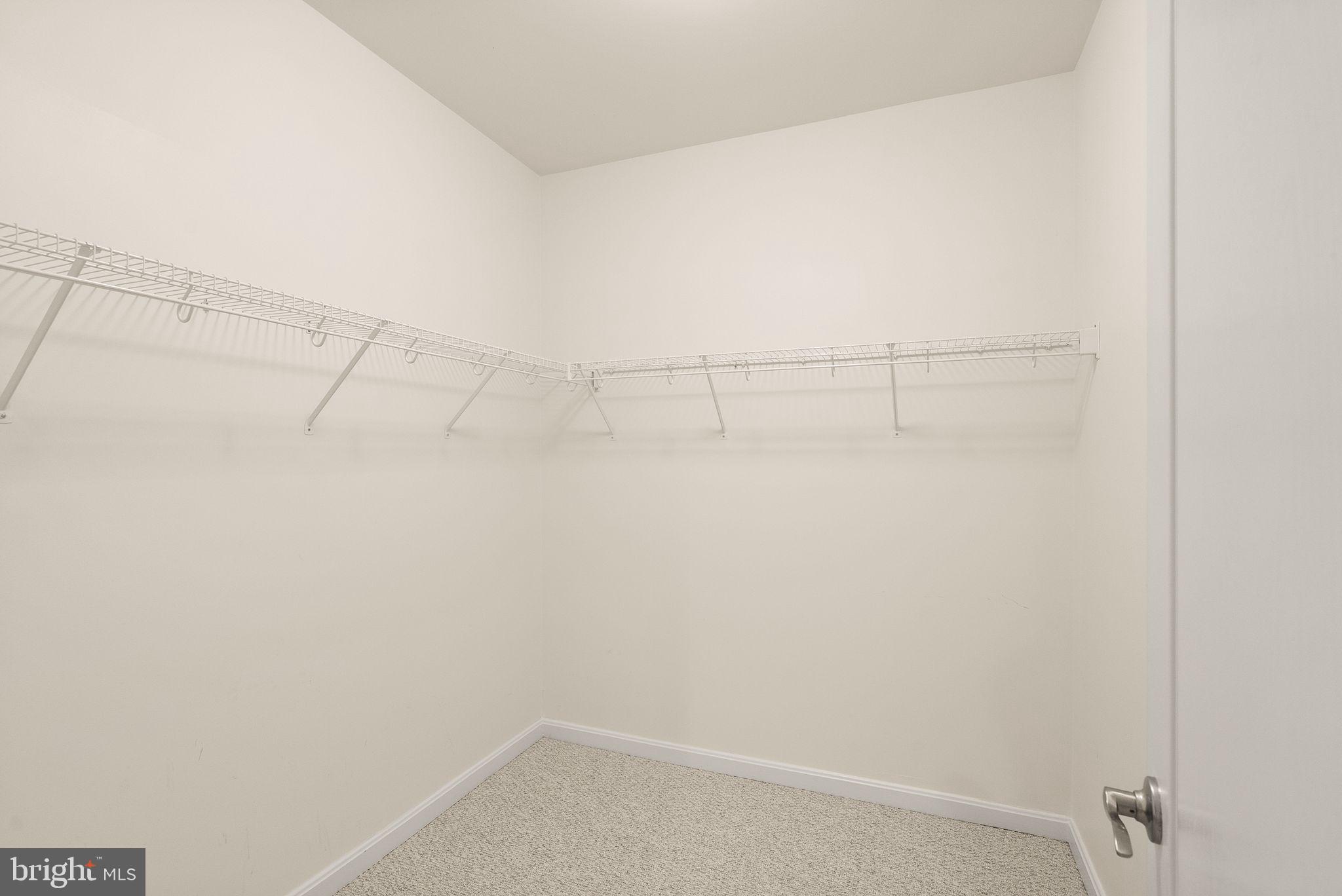 LANSDOWNE ON THE POTOMAC - Residential