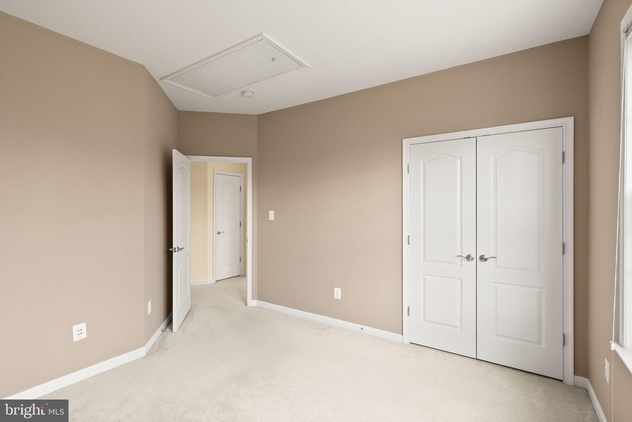 LANSDOWNE ON THE POTOMAC - Residential