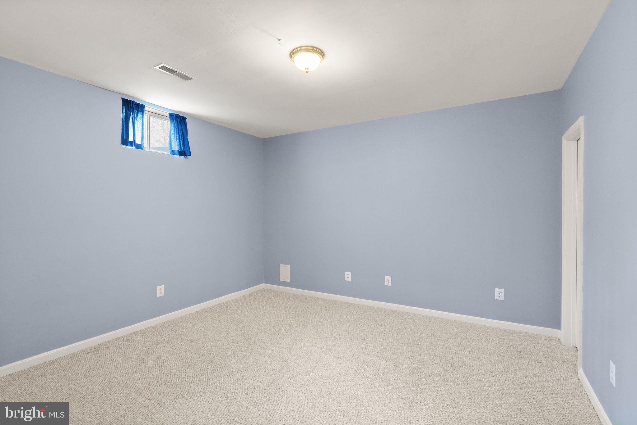 LANSDOWNE ON THE POTOMAC - Residential