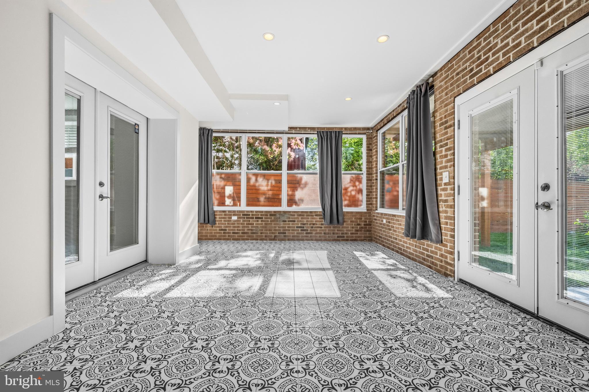 BROOKLAND - Residential