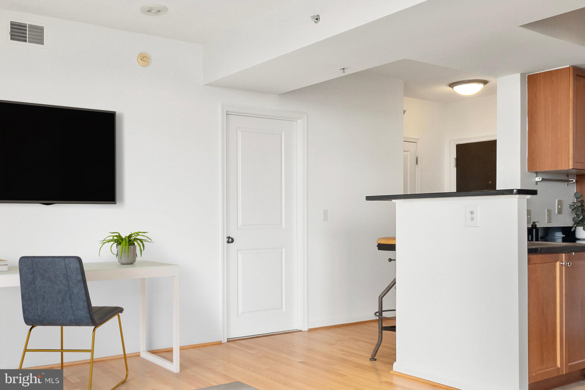 851 N GLEBE ROAD N 1712
