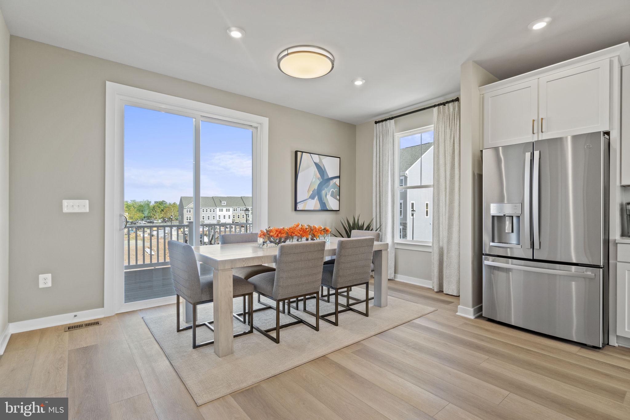 ARCOLA TOWN CENTER - Residential