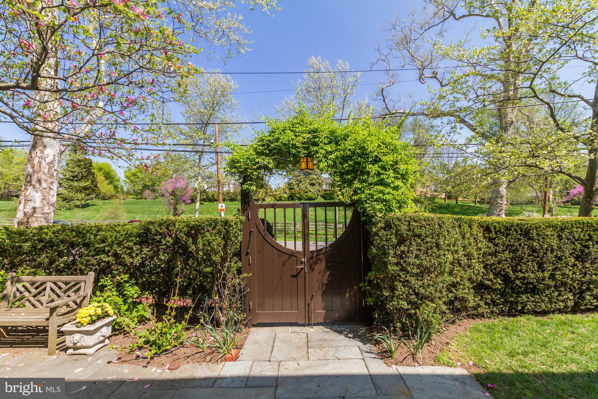 CLEVELAND PARK - Residential