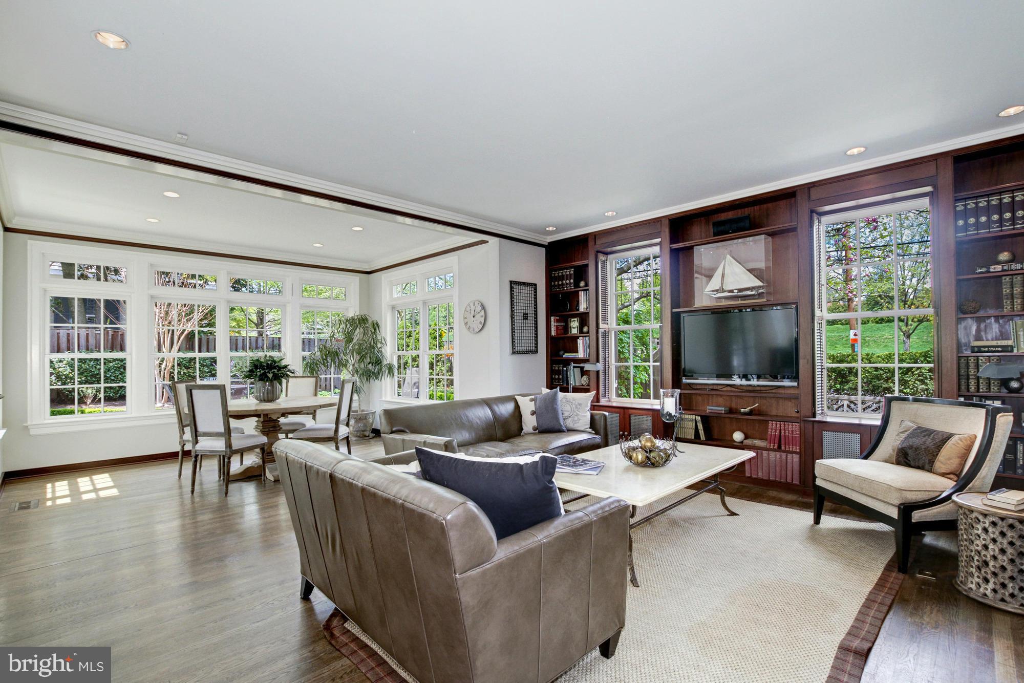 CLEVELAND PARK - Residential