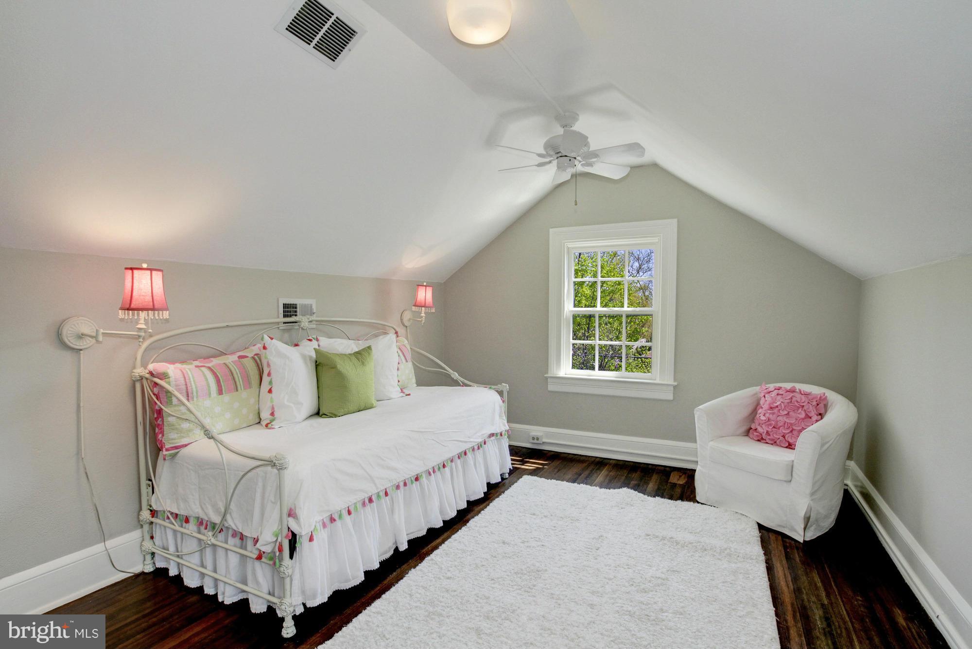 CLEVELAND PARK - Residential