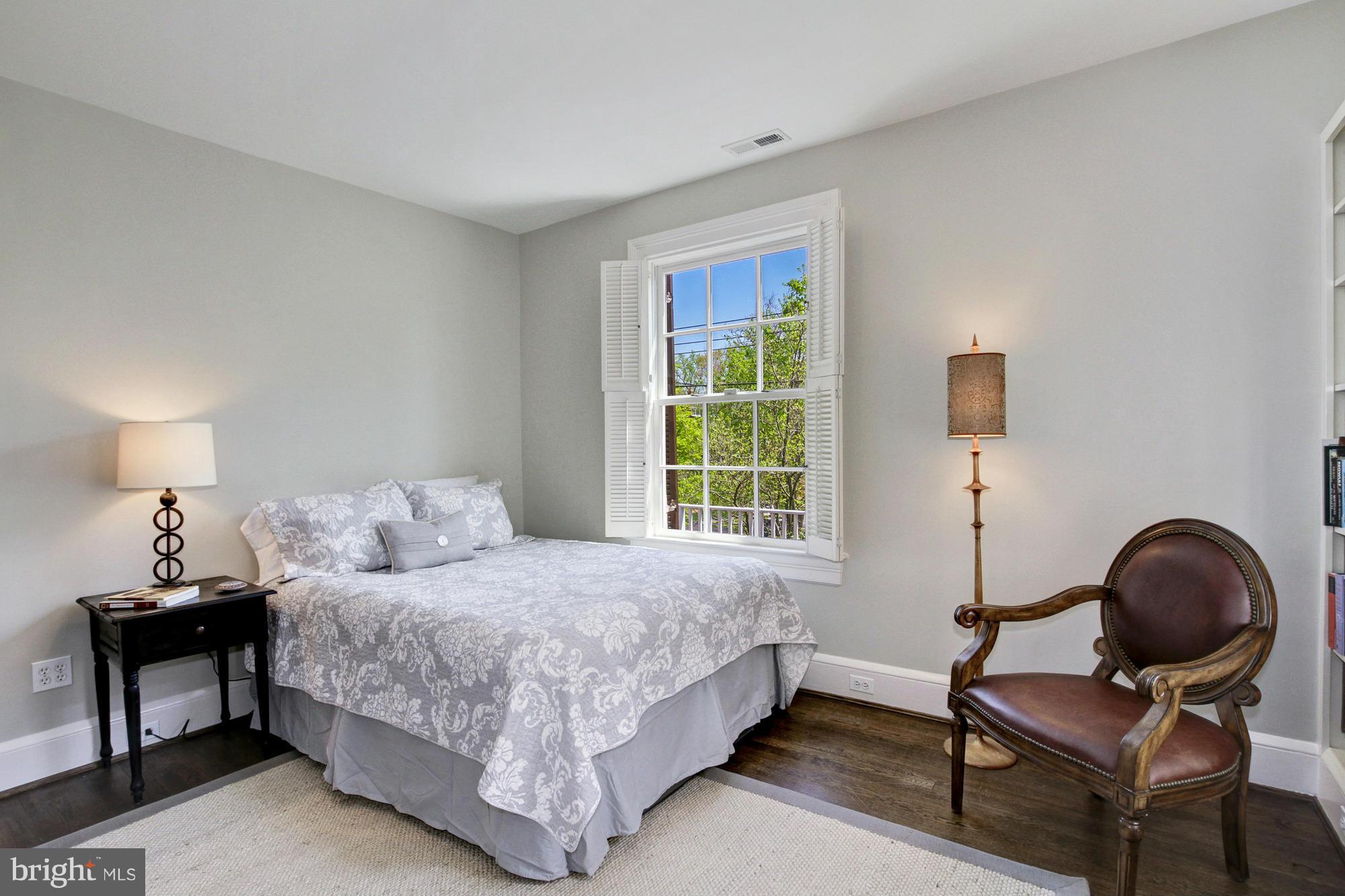 CLEVELAND PARK - Residential