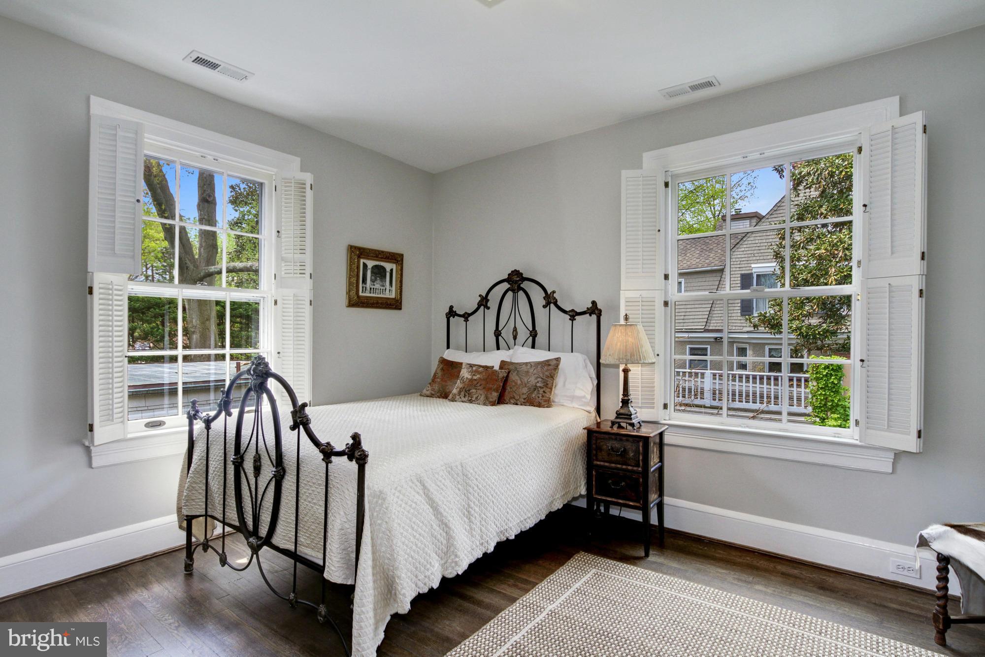 CLEVELAND PARK - Residential