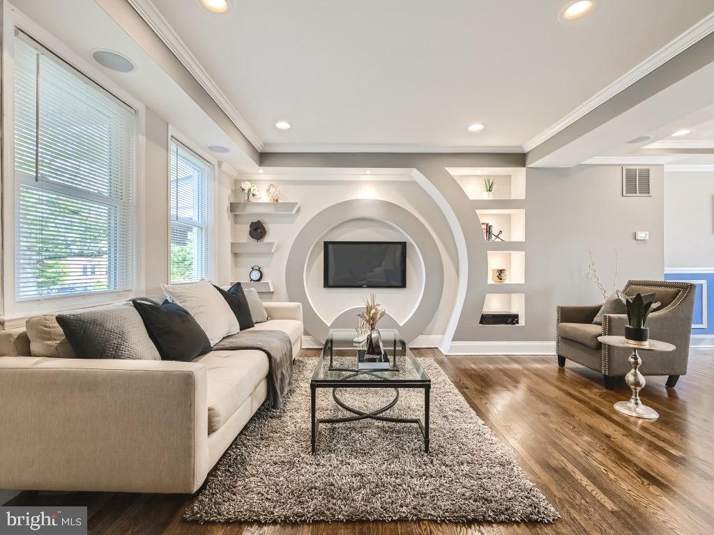 RAMBLEWOOD - Residential