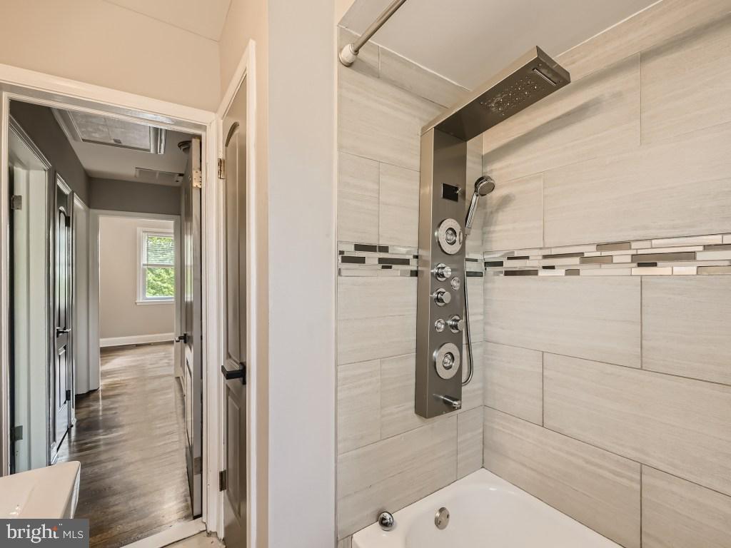 RAMBLEWOOD - Residential