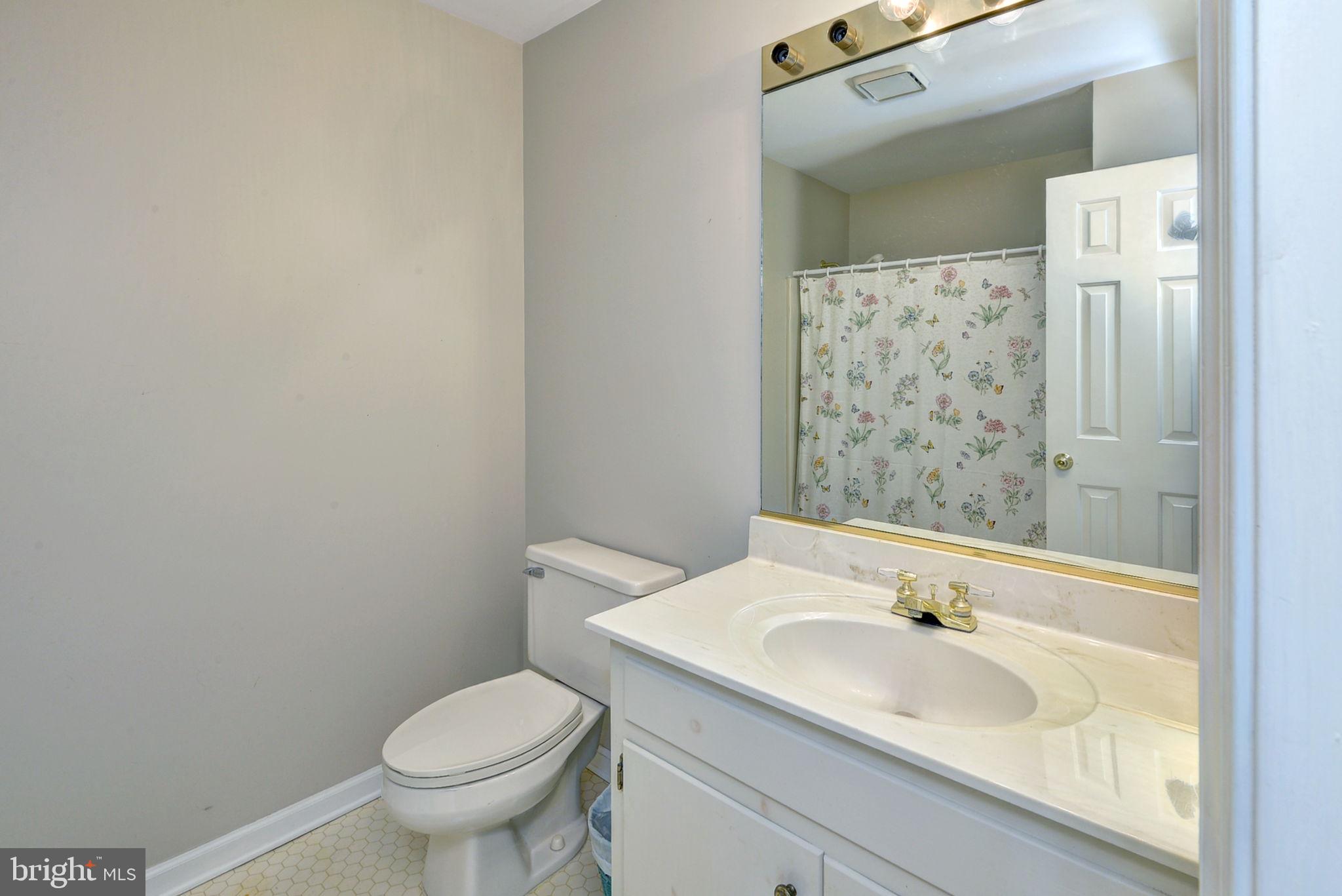 MIRROR LAKE ESTATES - Residential