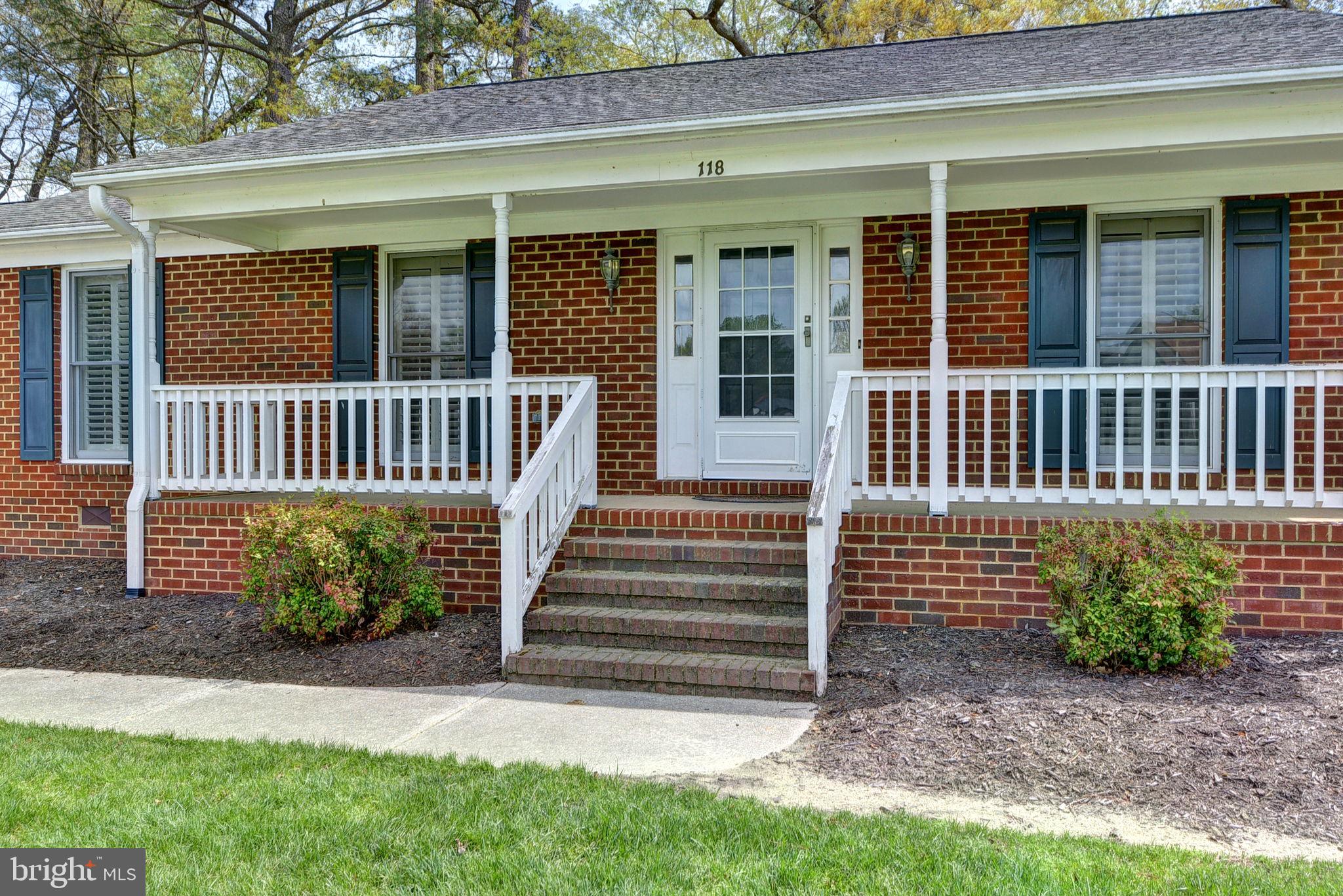 MIRROR LAKE ESTATES - Residential