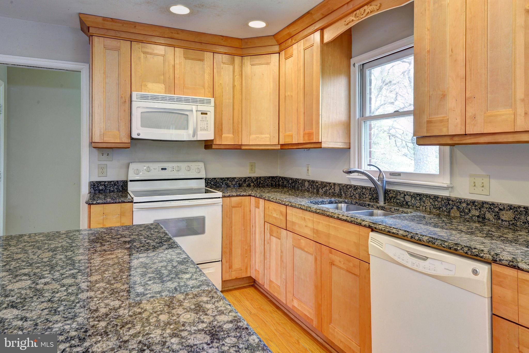 MIRROR LAKE ESTATES - Residential