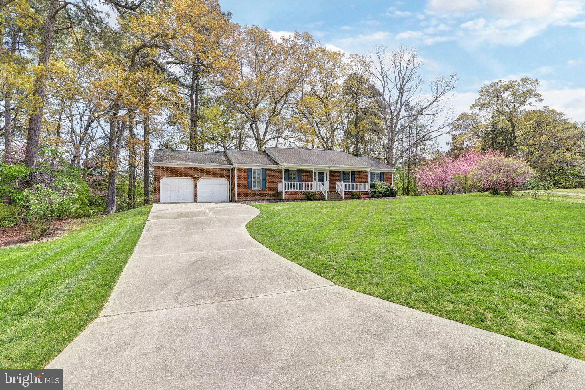 MIRROR LAKE ESTATES - Residential