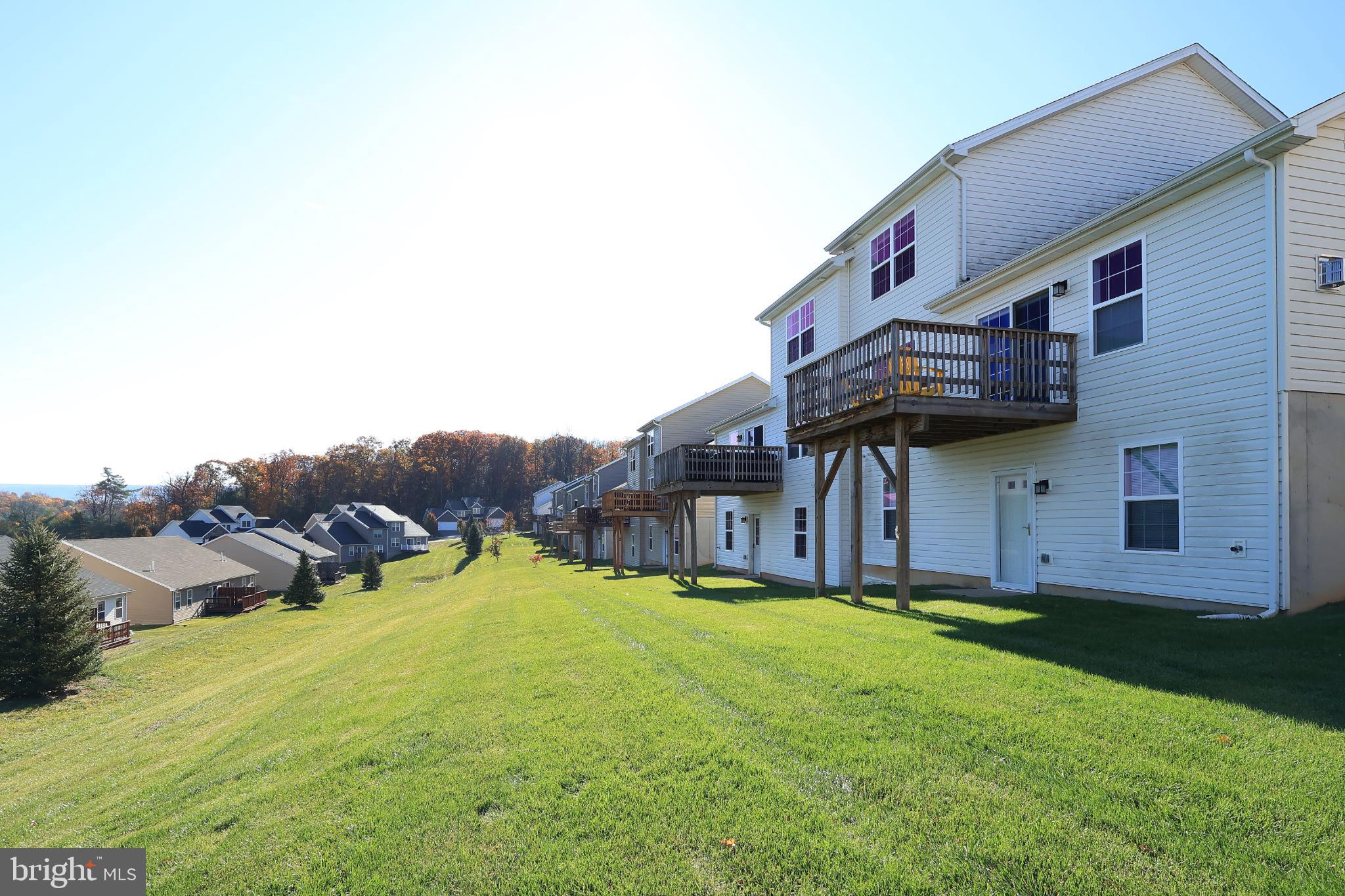 THE MEWS AT BURNHAM FARMS - Residential