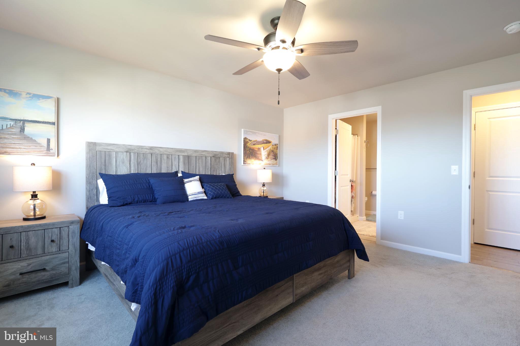 THE MEWS AT BURNHAM FARMS - Residential