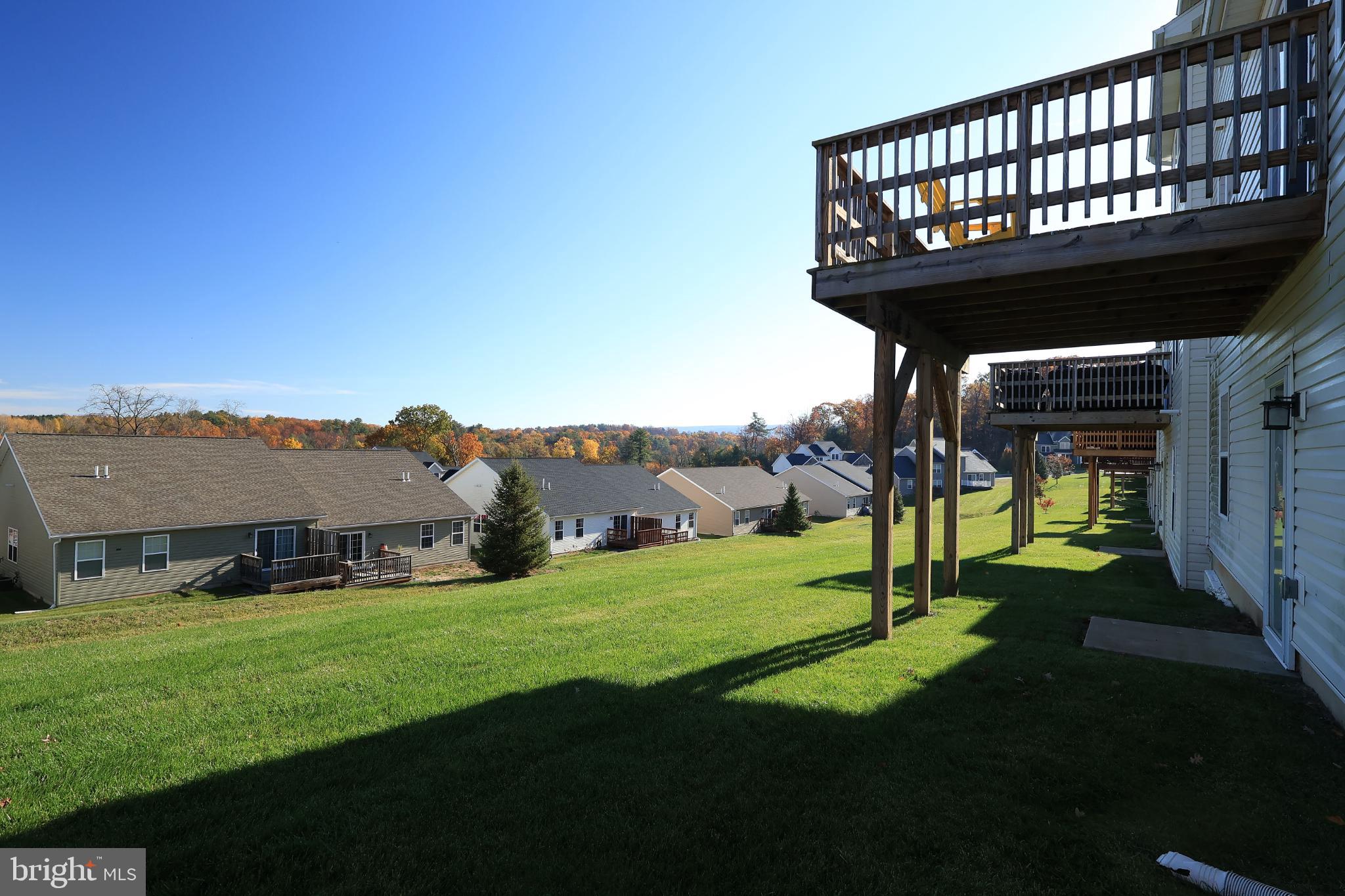 THE MEWS AT BURNHAM FARMS - Residential