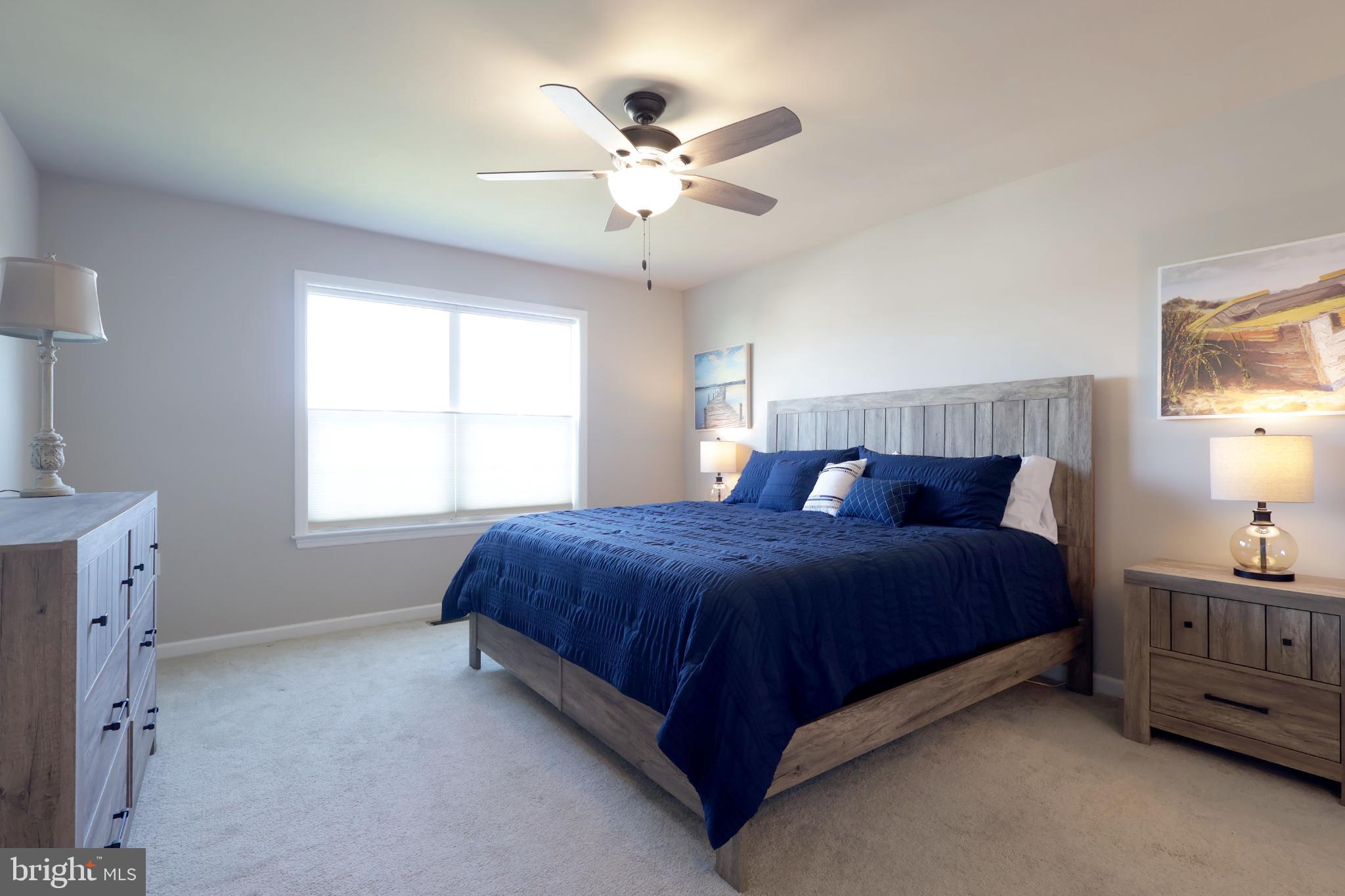 THE MEWS AT BURNHAM FARMS - Residential