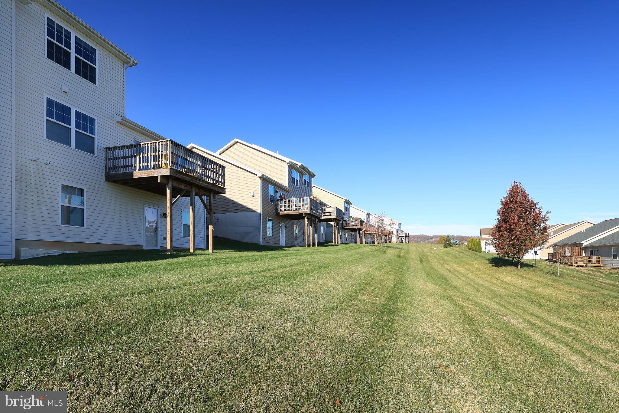 THE MEWS AT BURNHAM FARMS - Residential