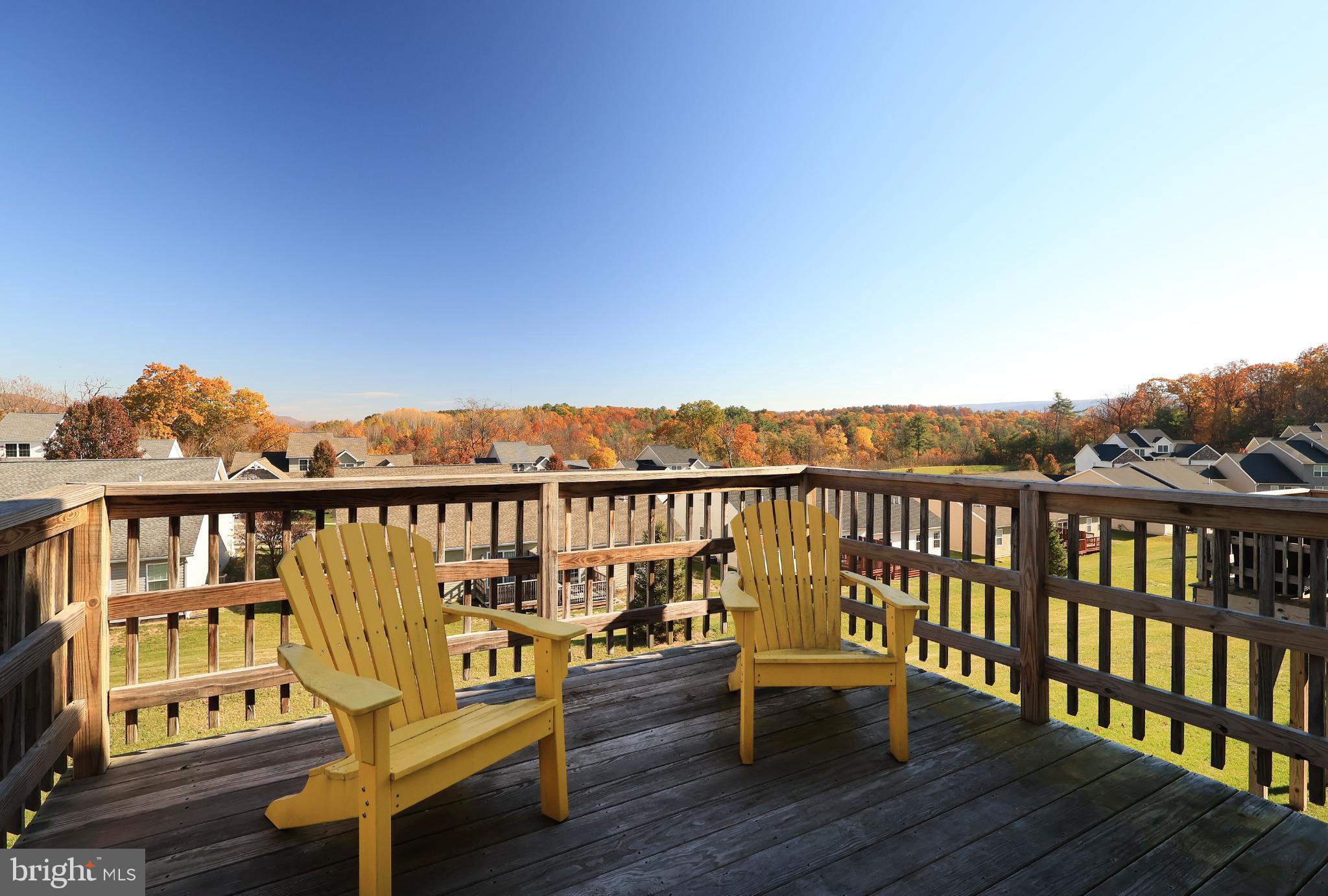 THE MEWS AT BURNHAM FARMS - Residential