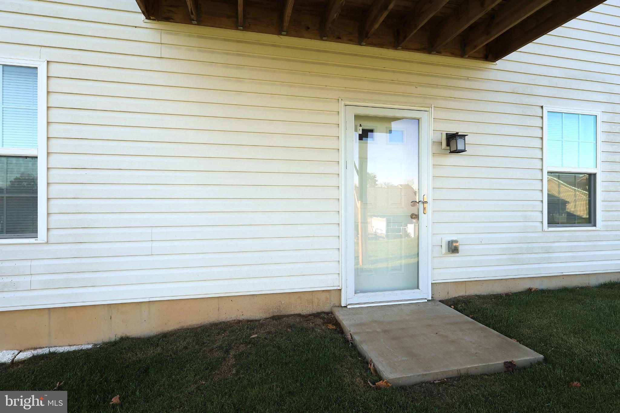 THE MEWS AT BURNHAM FARMS - Residential