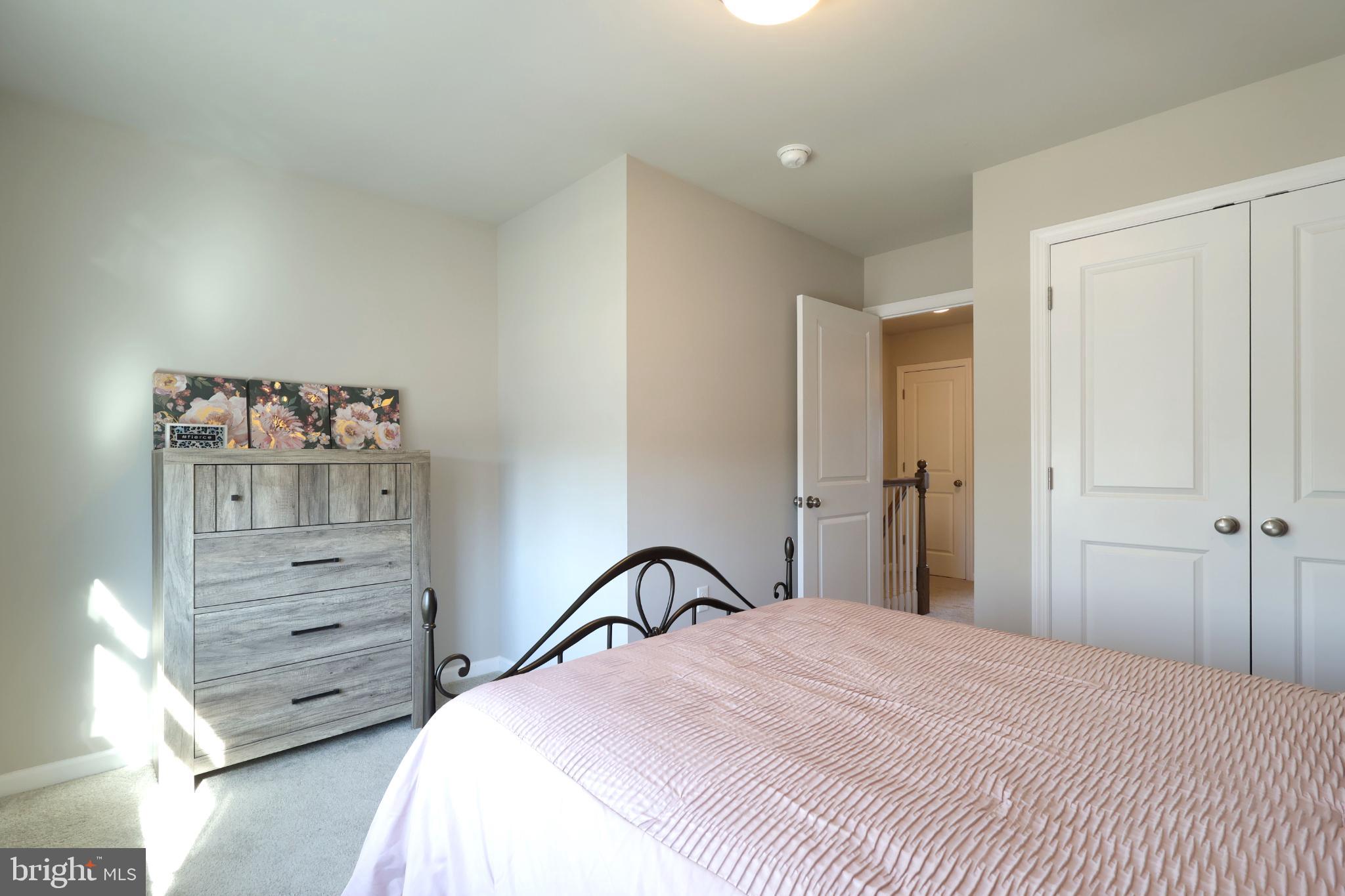 THE MEWS AT BURNHAM FARMS - Residential