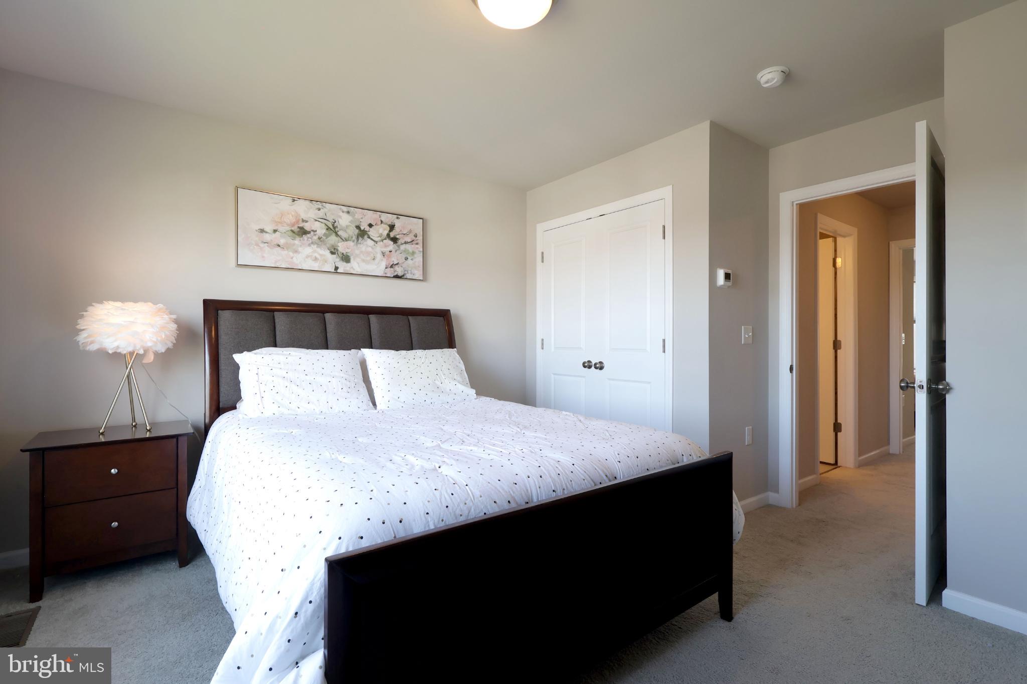 THE MEWS AT BURNHAM FARMS - Residential