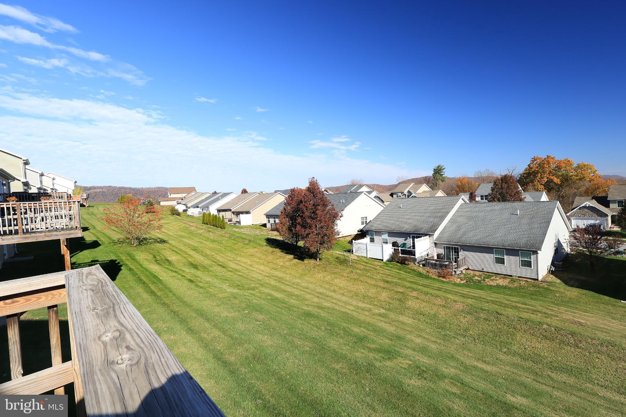 THE MEWS AT BURNHAM FARMS - Residential