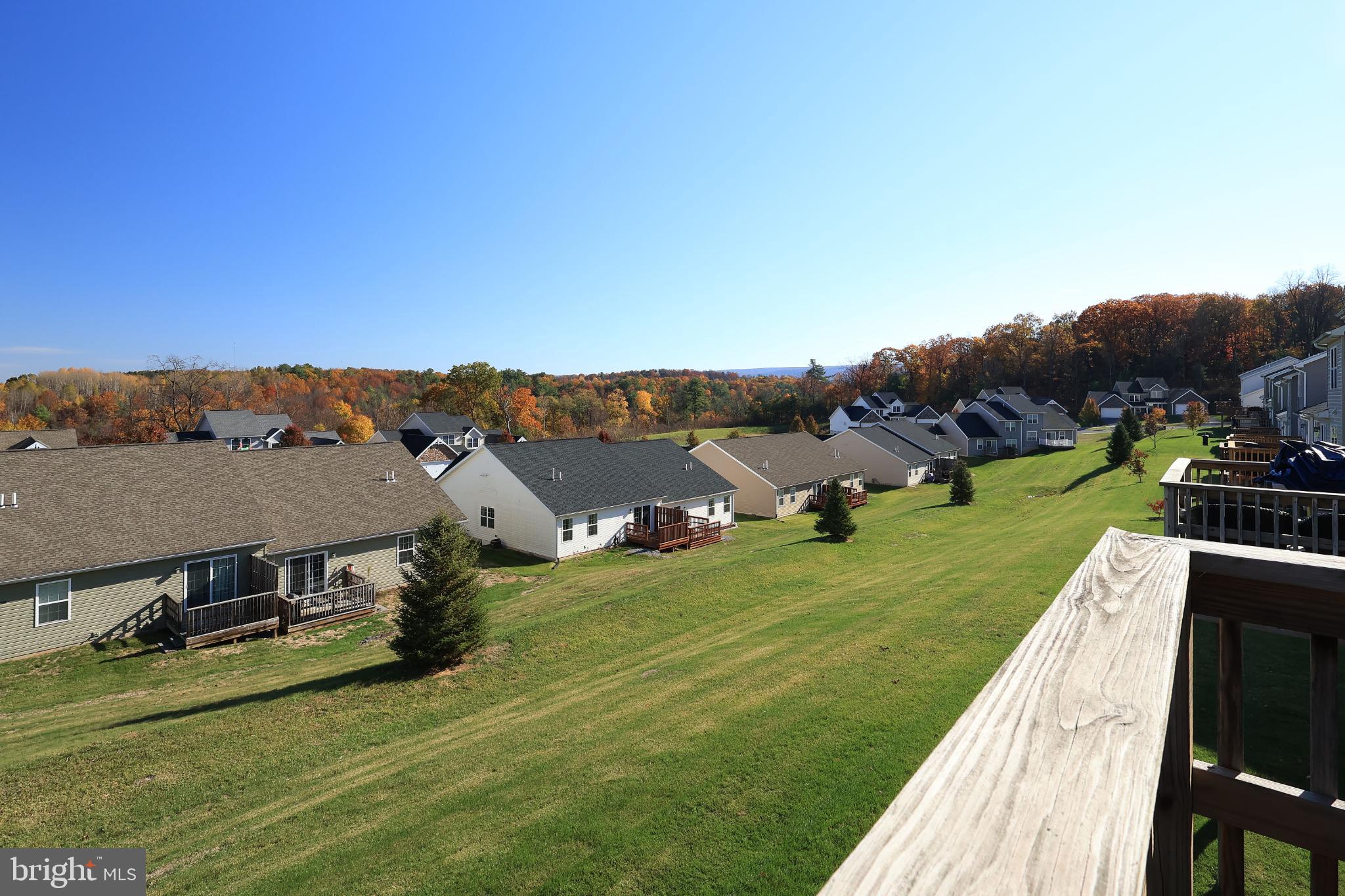 THE MEWS AT BURNHAM FARMS - Residential