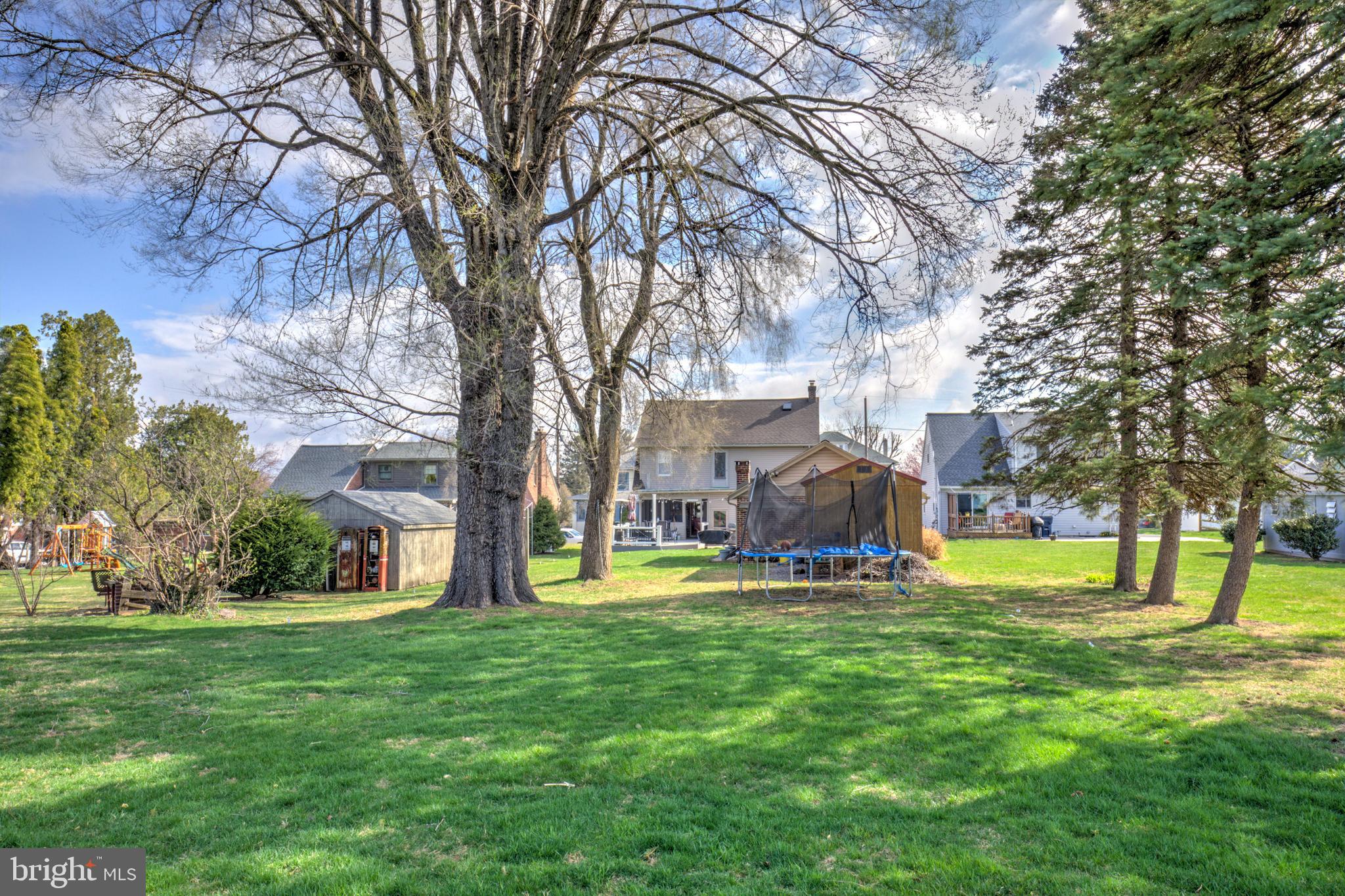 NEW HOLLAND BOROUGH - Residential