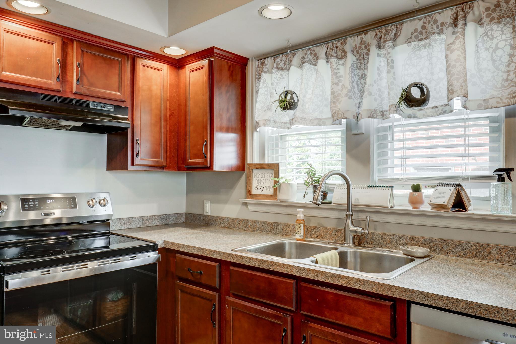 NEW HOLLAND BOROUGH - Residential