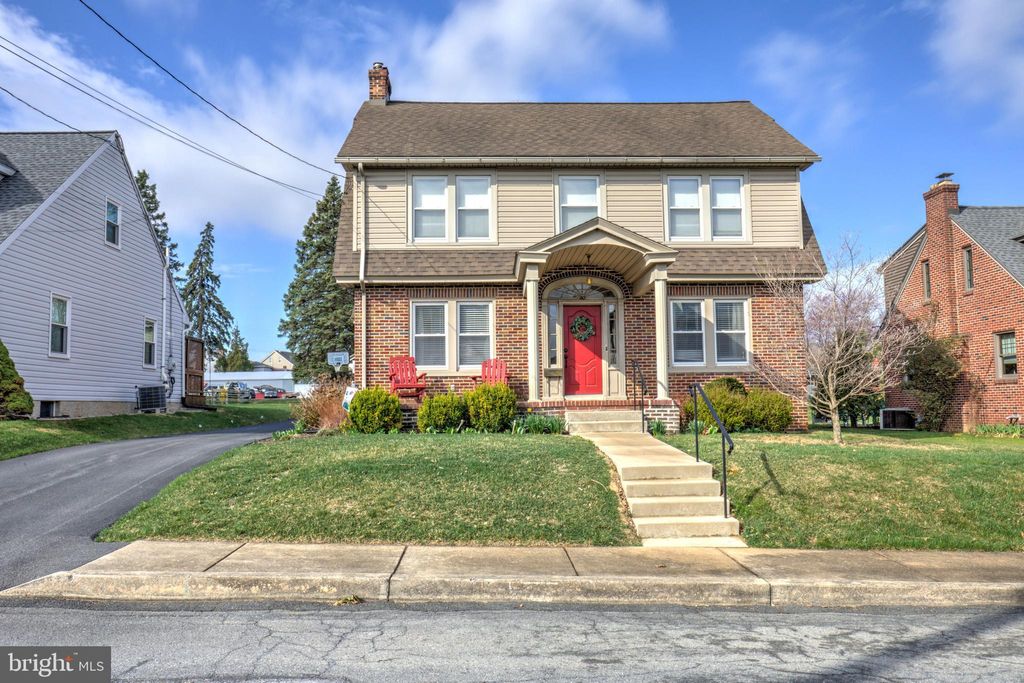 Photo of 40 Union Avenue, NEW HOLLAND, PA 17557 (MLS # PALA2066616)