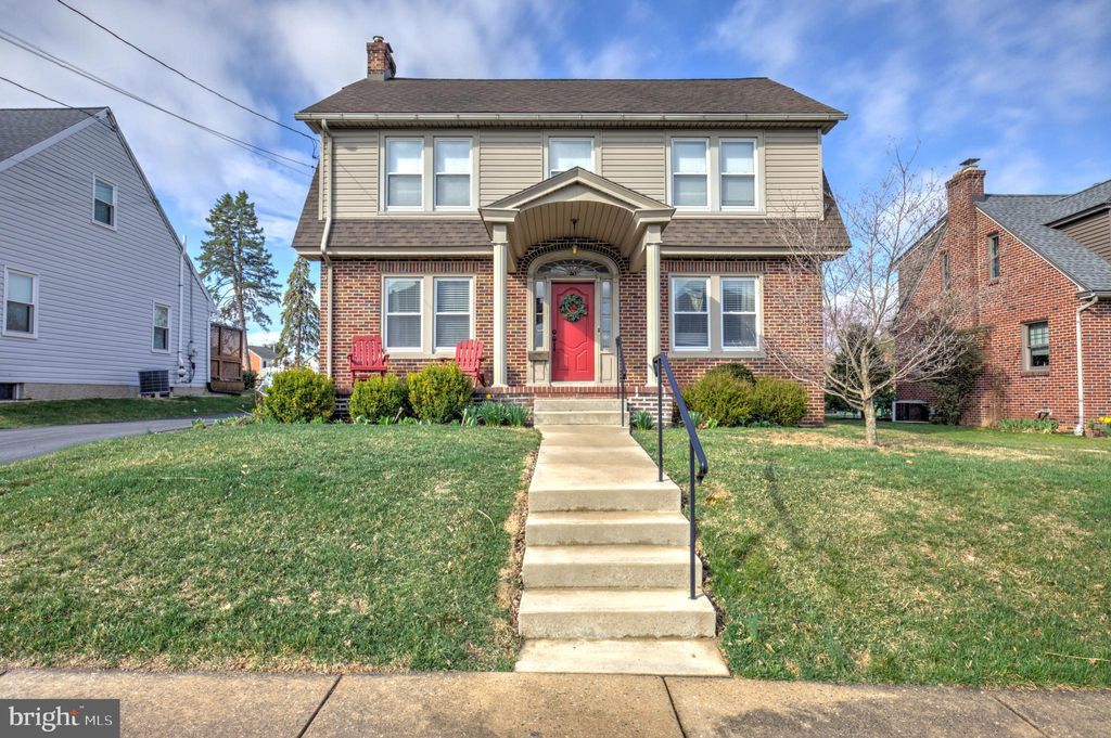 Photo of 40 Union Avenue, NEW HOLLAND, PA 17557 (MLS # PALA2066616)