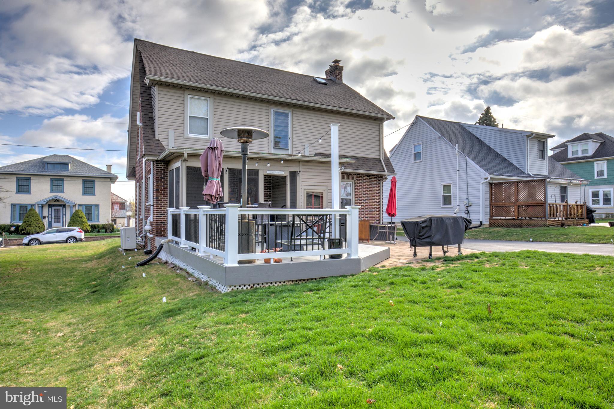 NEW HOLLAND BOROUGH - Residential