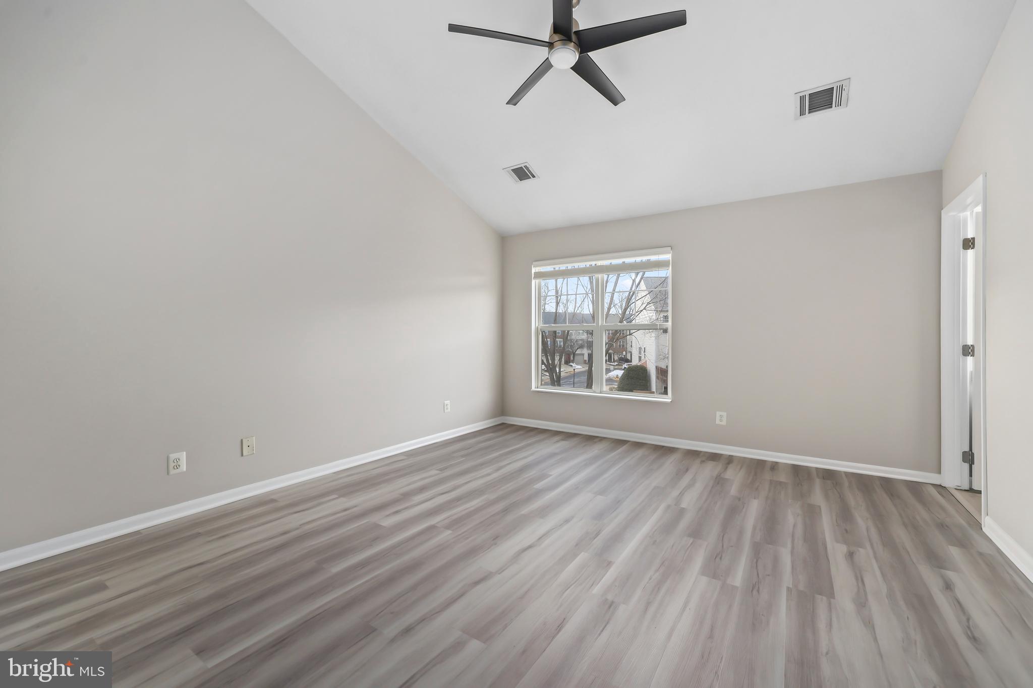 BROADLANDS - Residential