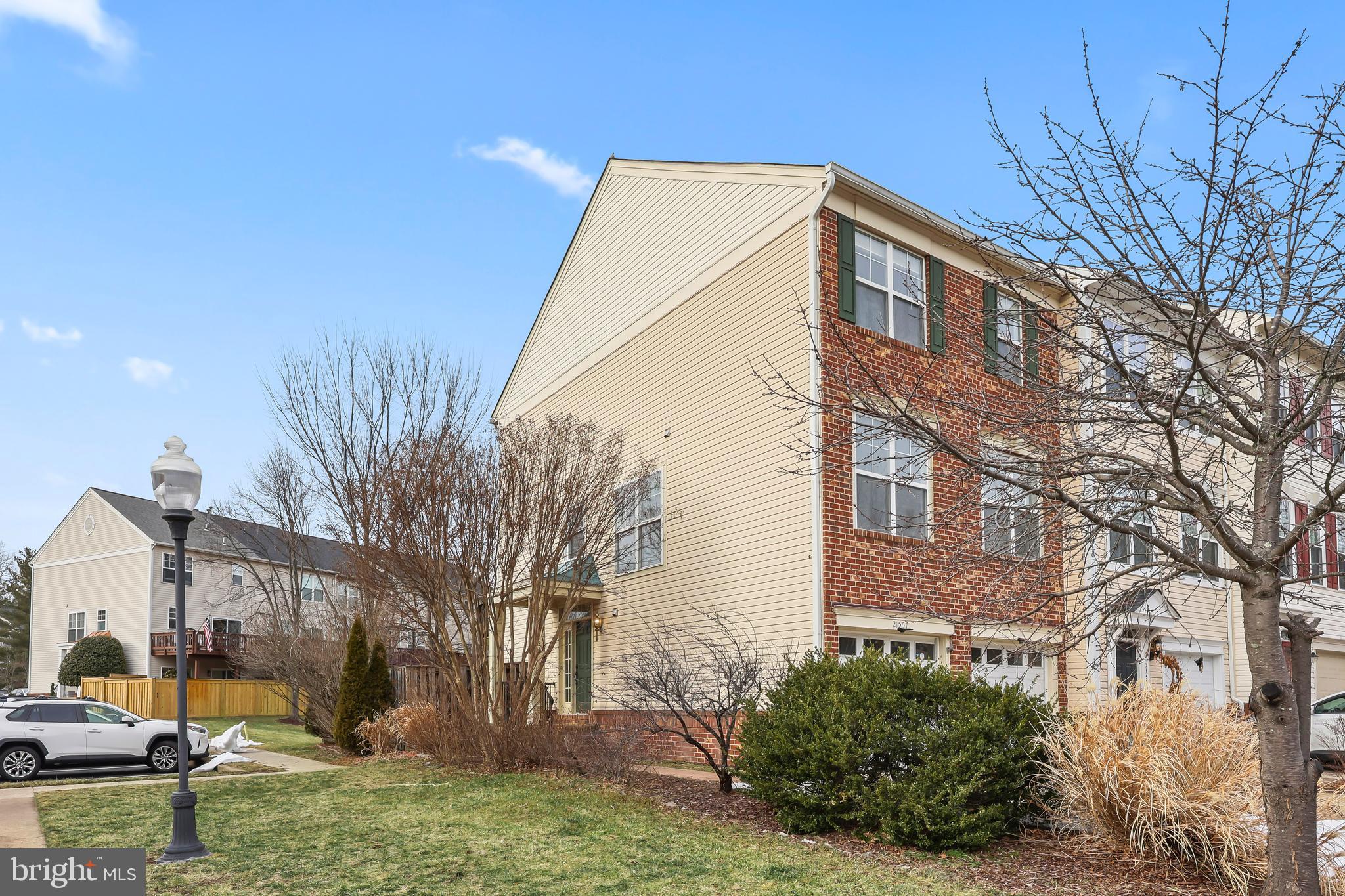 BROADLANDS - Residential