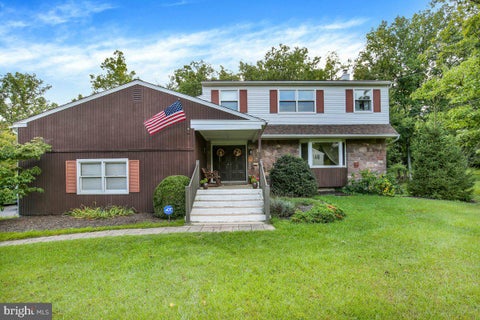 Homes For Sale - 140 Beech Street<br/> DOWNINGTOWN, PA 19335